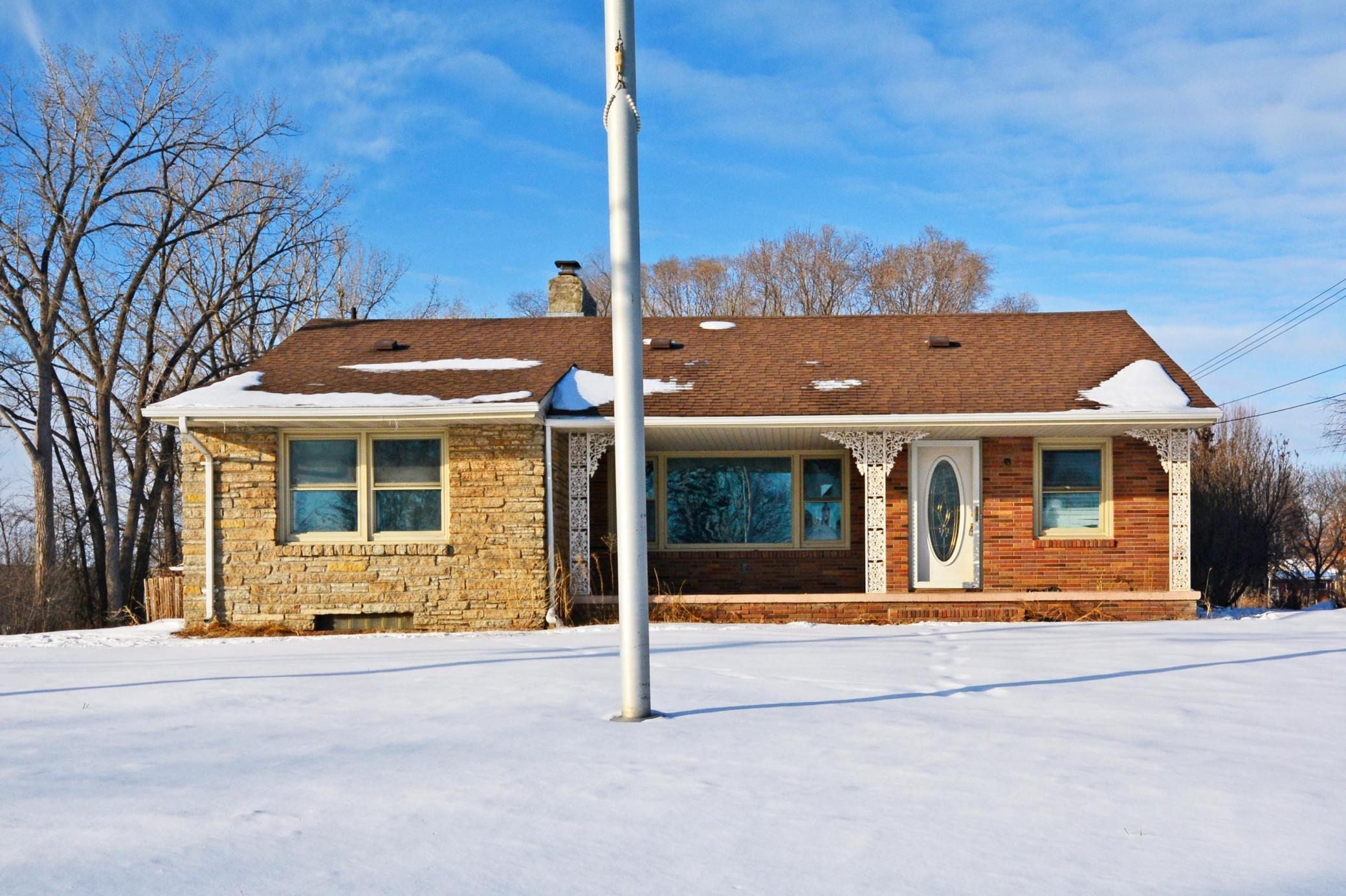 1909 Larpenteur Avenue Property Photo 1
