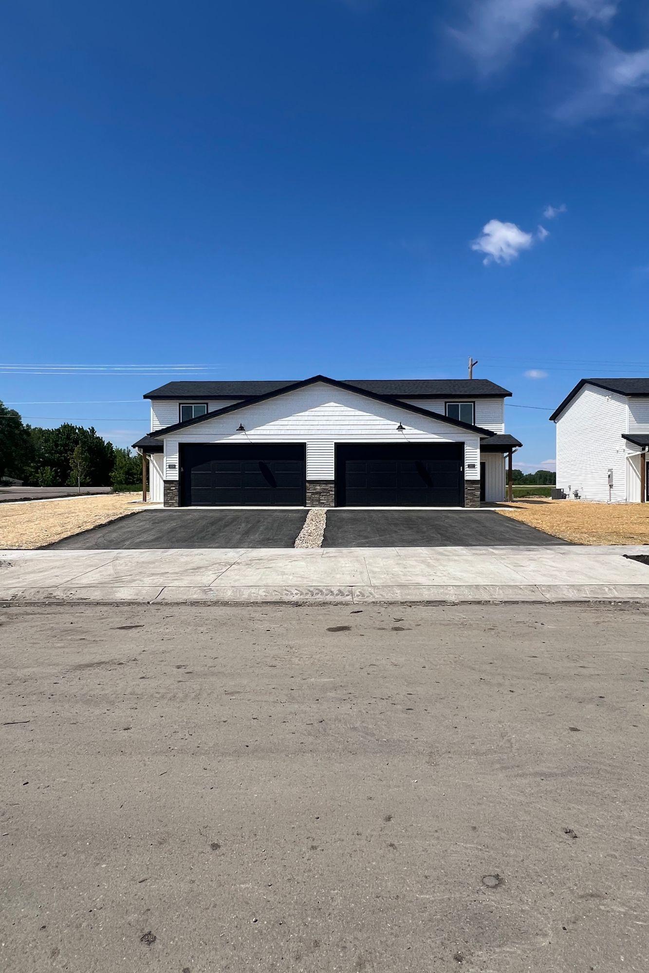 3112 Scotch Lane Property Photo 1