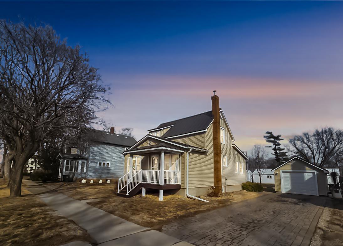 217 2nd Street Property Photo