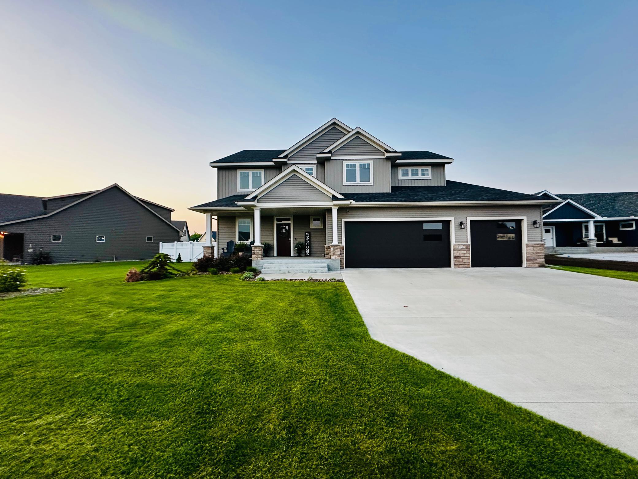 2011 Sandstone Loop Property Photo 1