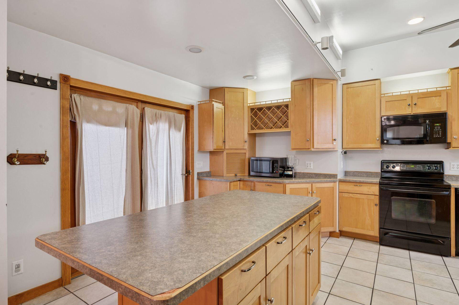 5234 41st Avenue Property Photo 3