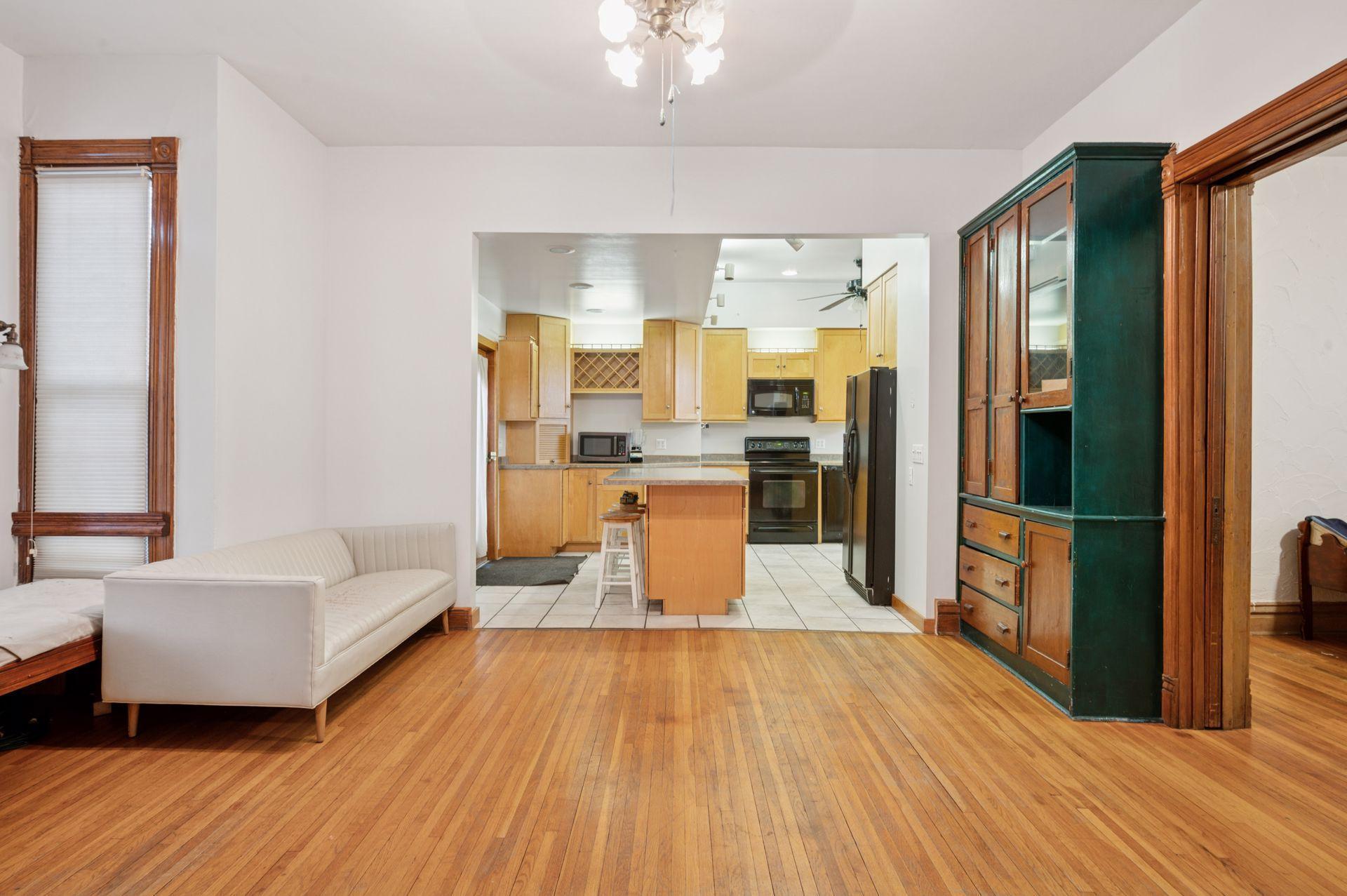 5234 41st Avenue Property Photo 4
