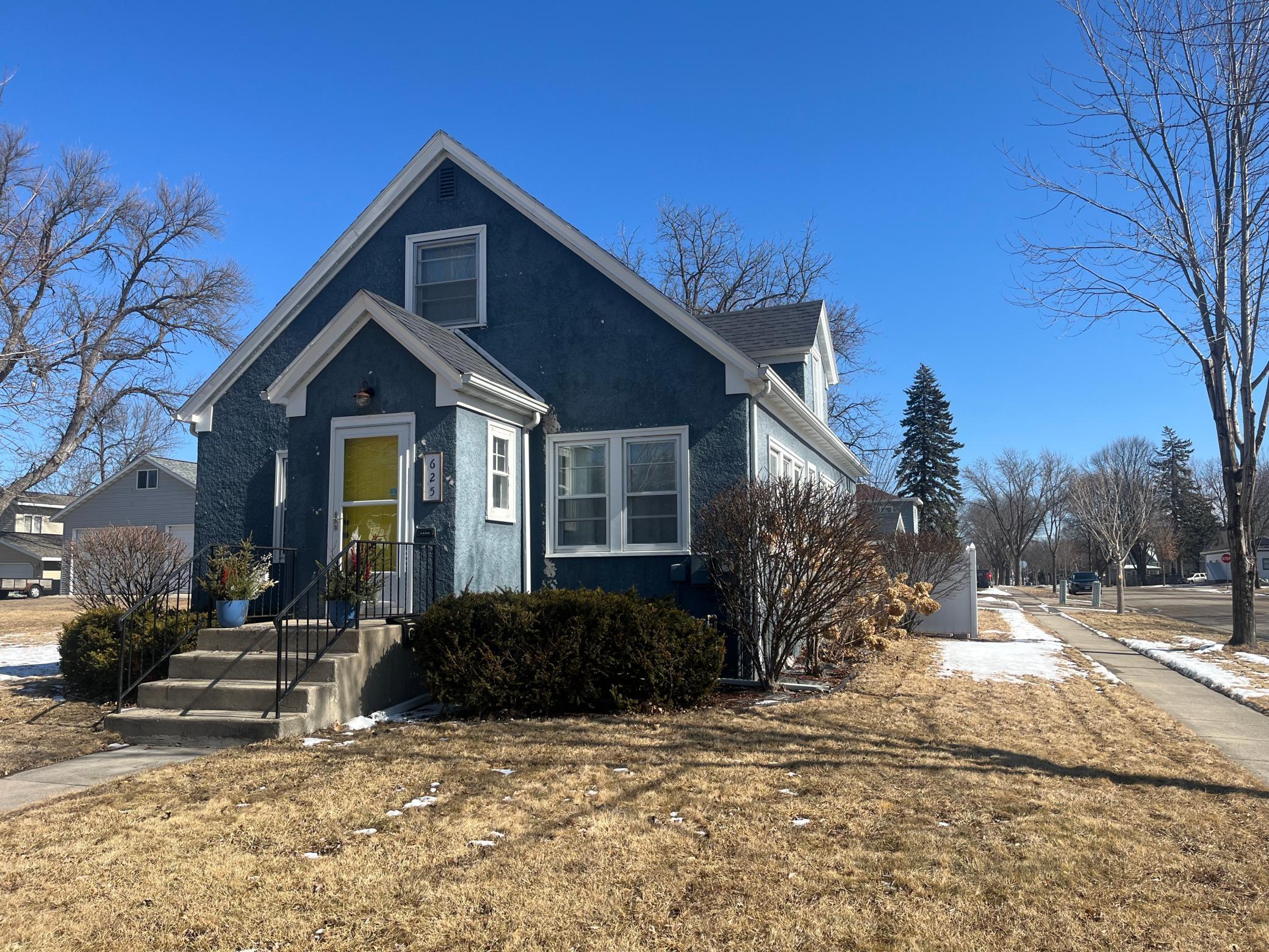 625 6th Street Property Photo 1