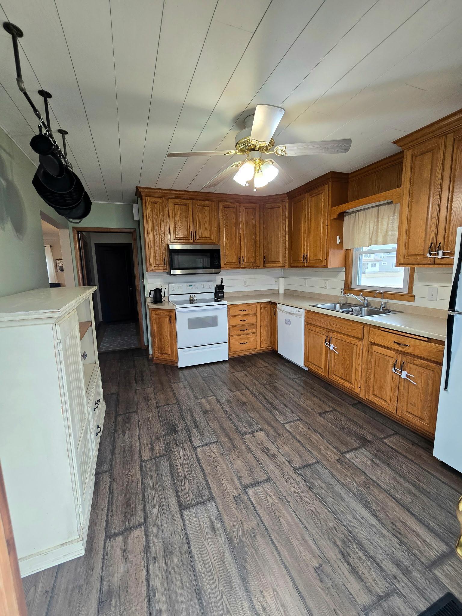 625 6th Street Property Photo 12