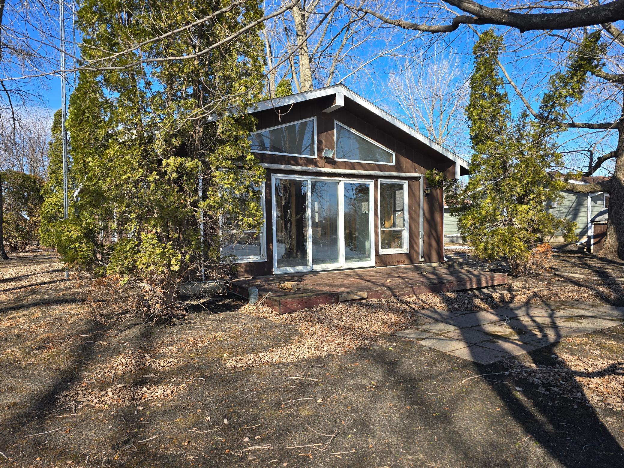 907 Lillian Street Property Photo
