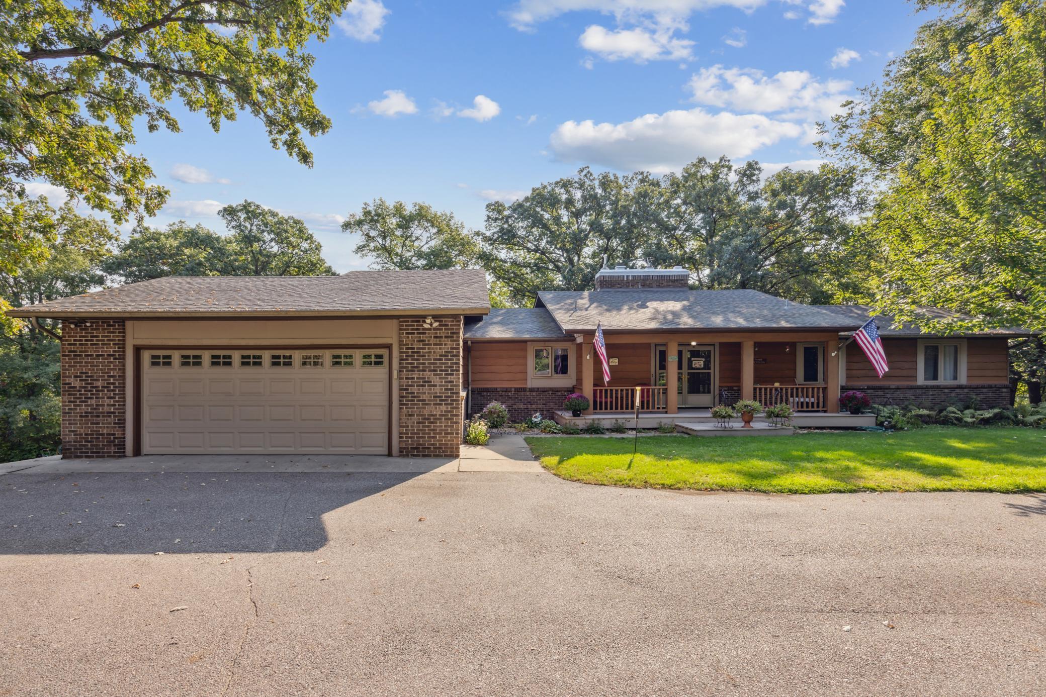 9060 Lakewood Shore Road Property Photo 1