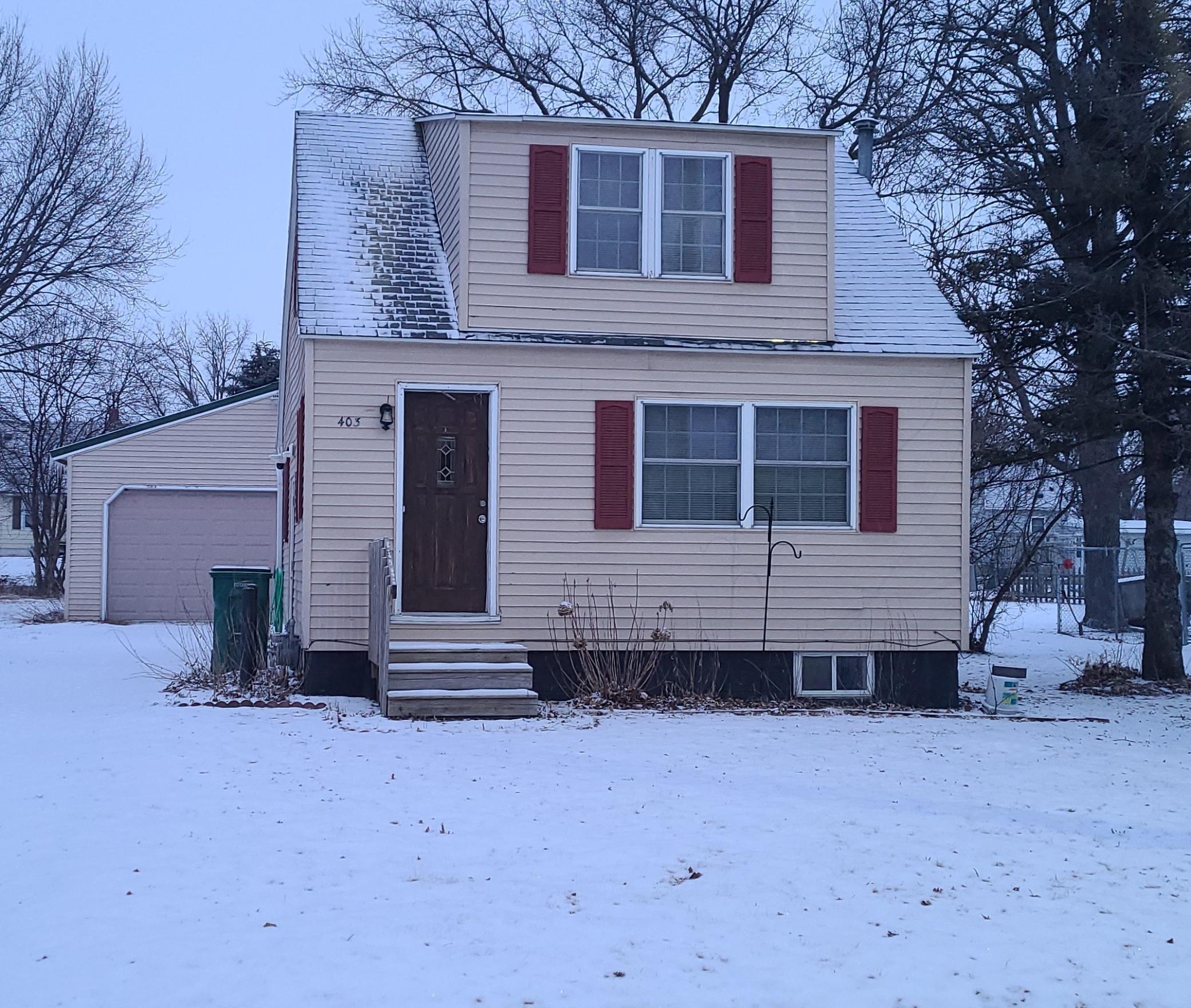 403 Se Pleasant Street Property Photo 1