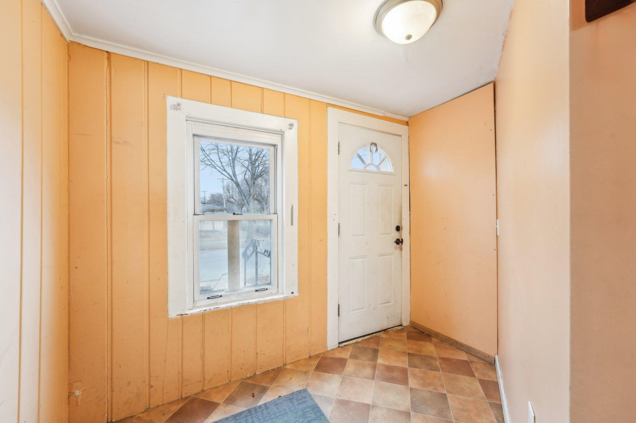 5201 N 6th Street Property Photo 4