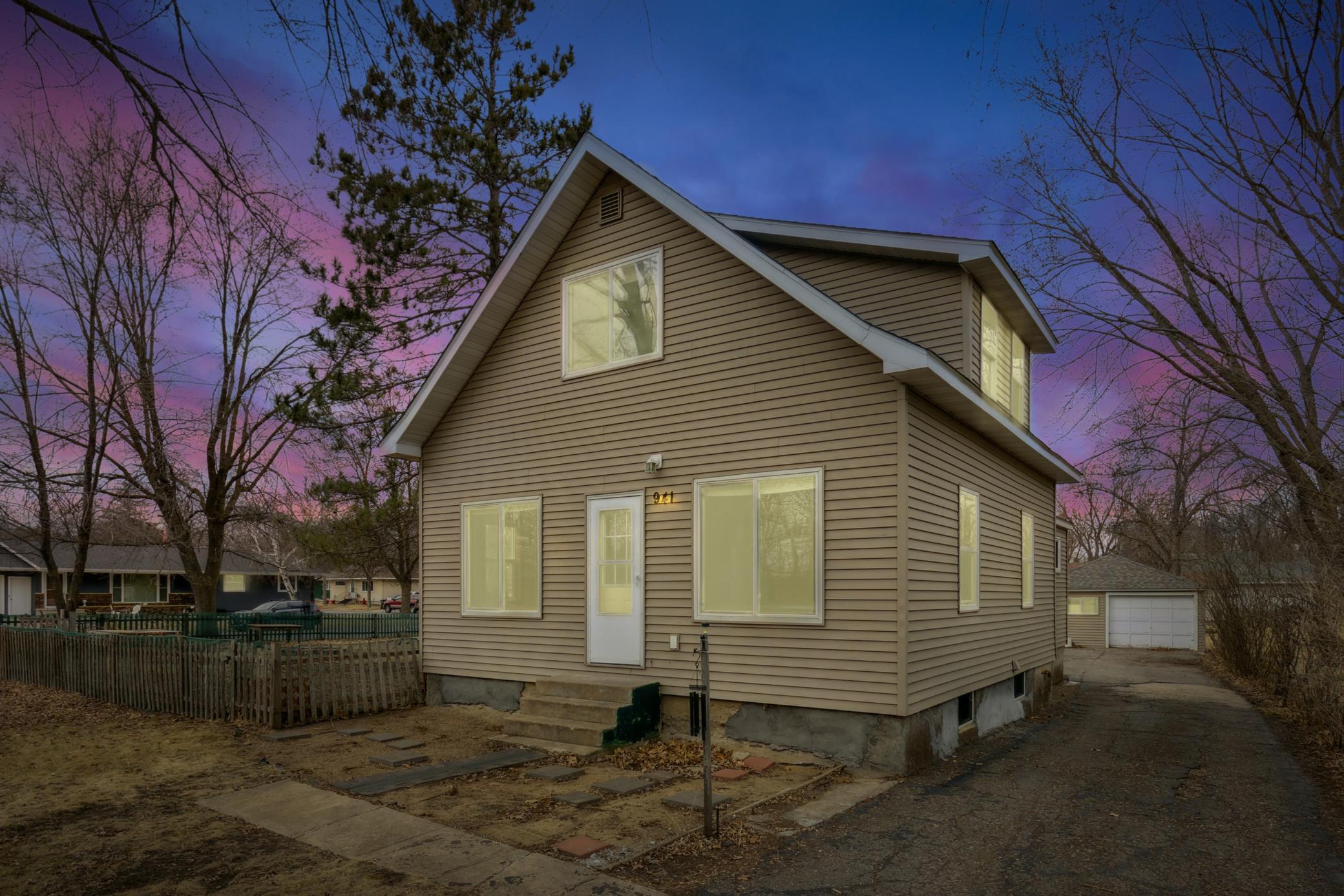 941 Railroad Avenue Property Photo