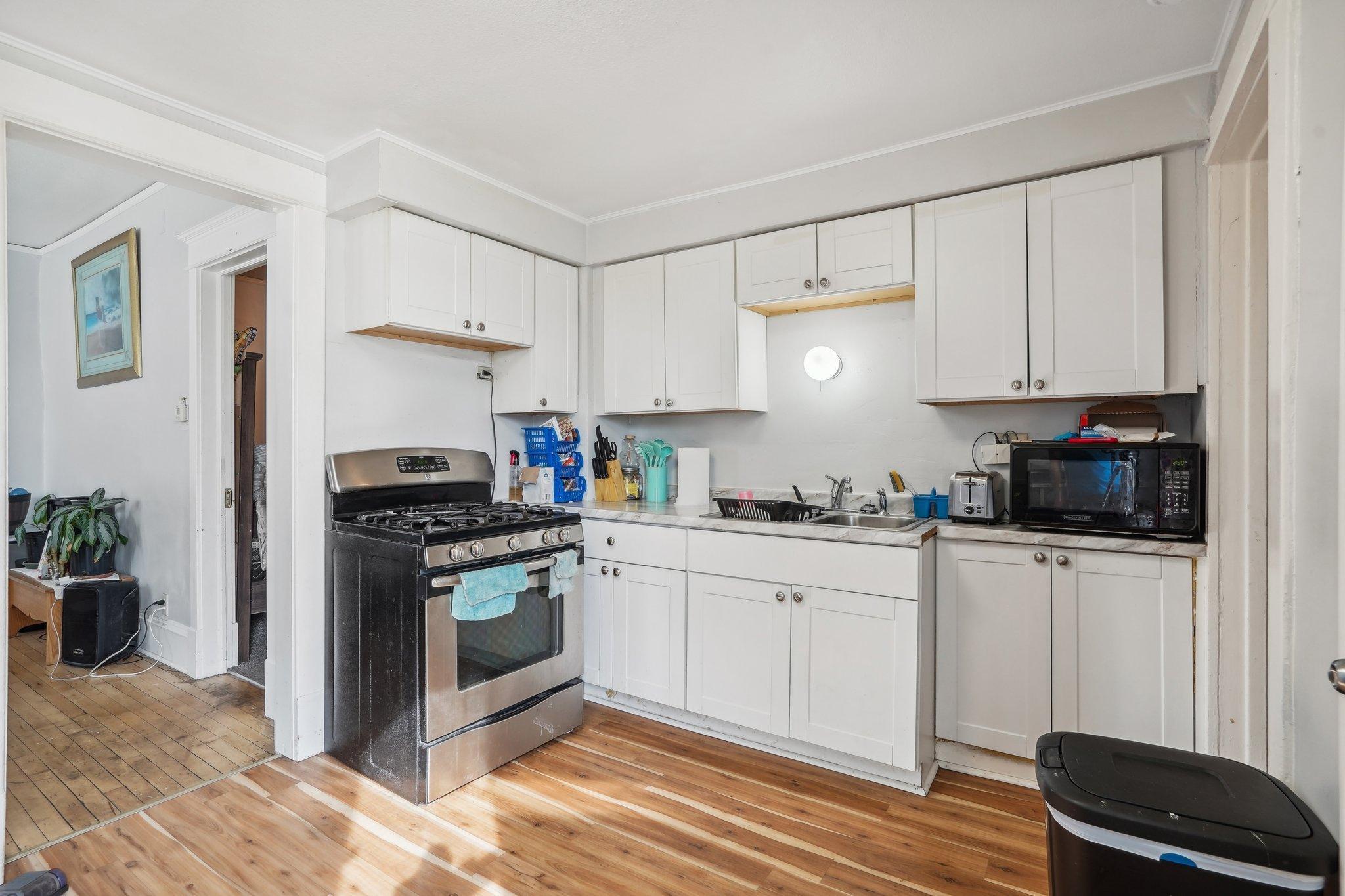 3106 Newton Avenue Property Photo 6
