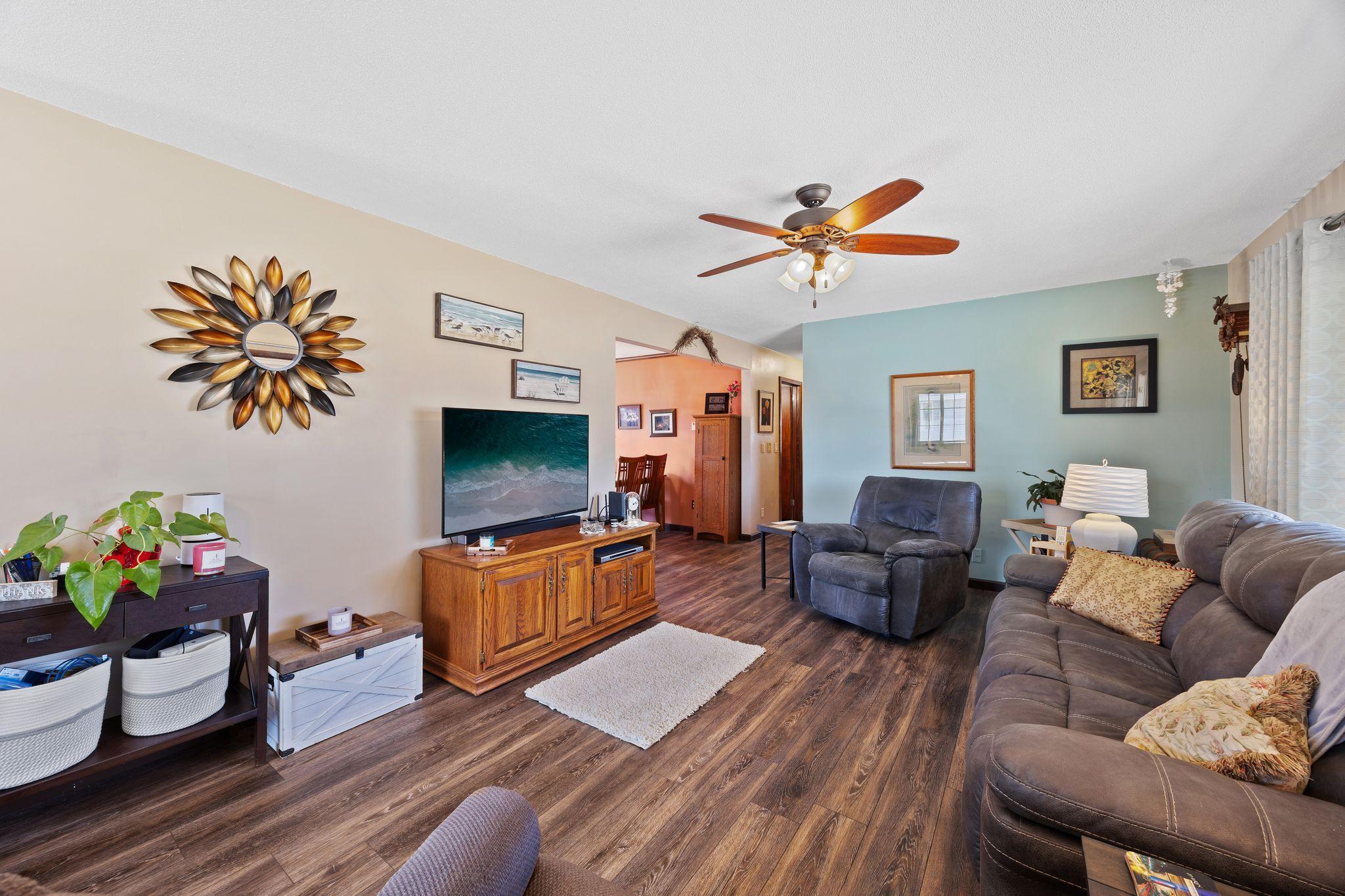 8030 Thomas Avenue Property Photo 3