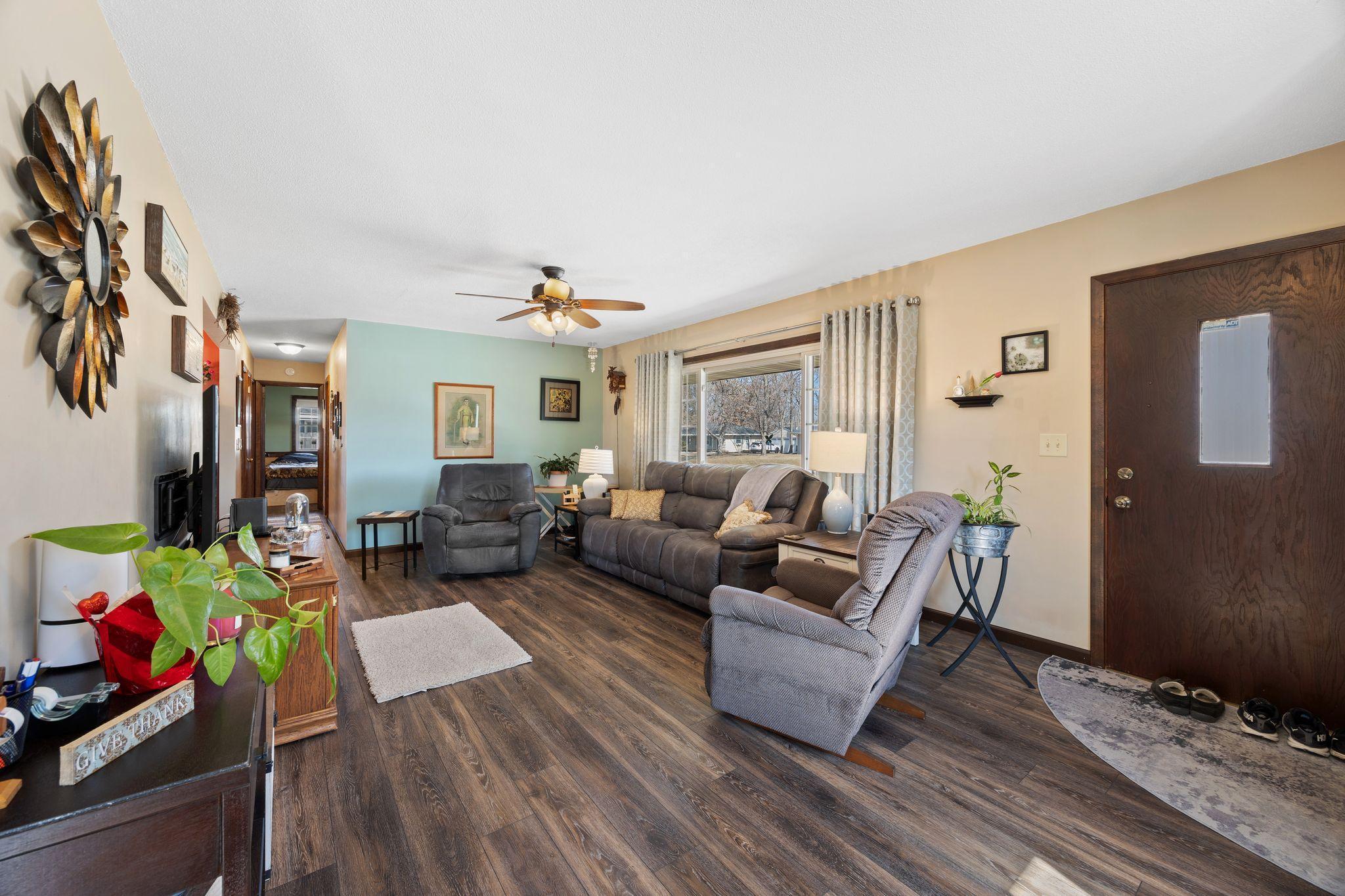 8030 Thomas Avenue Property Photo 4