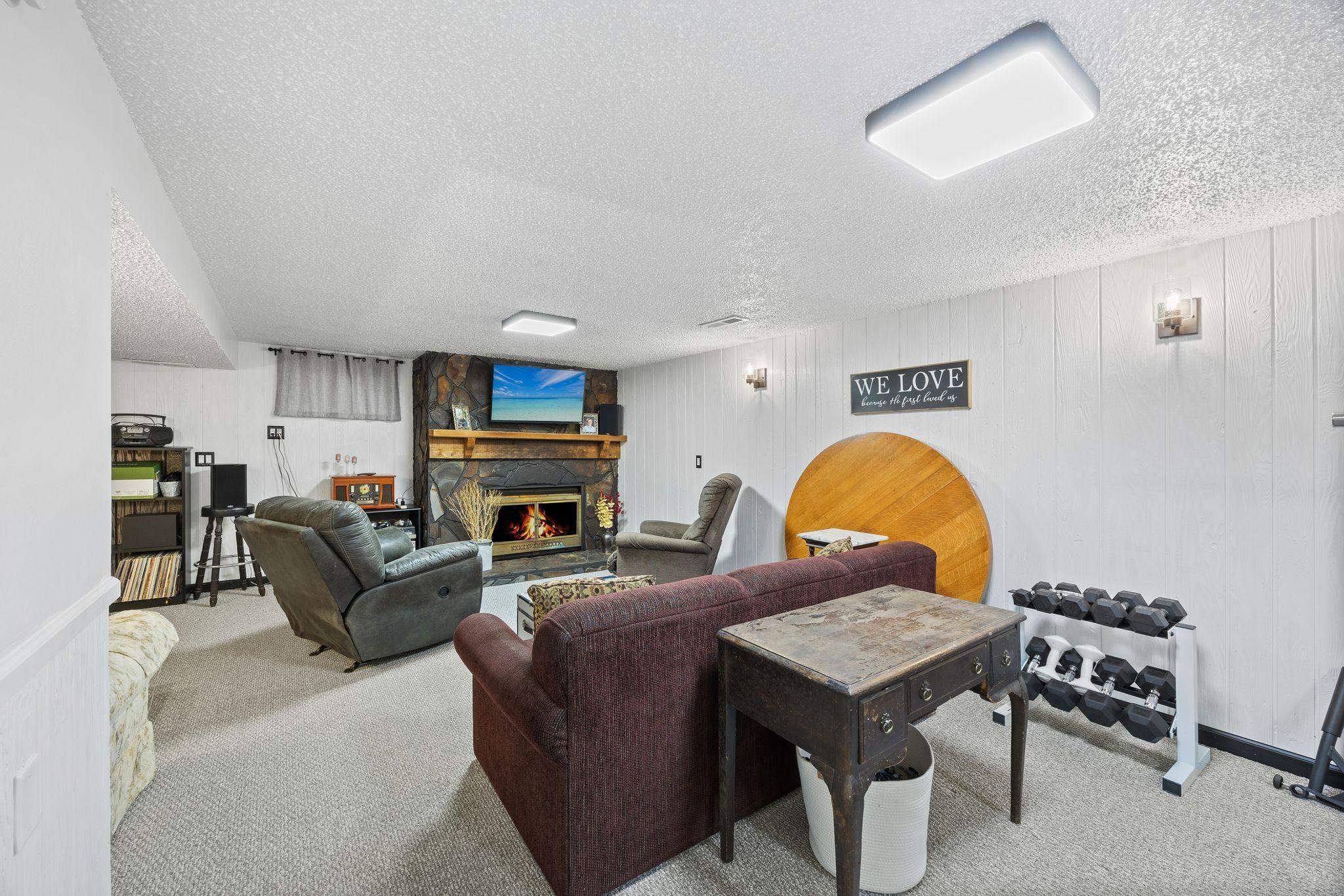 8030 Thomas Avenue Property Photo 23