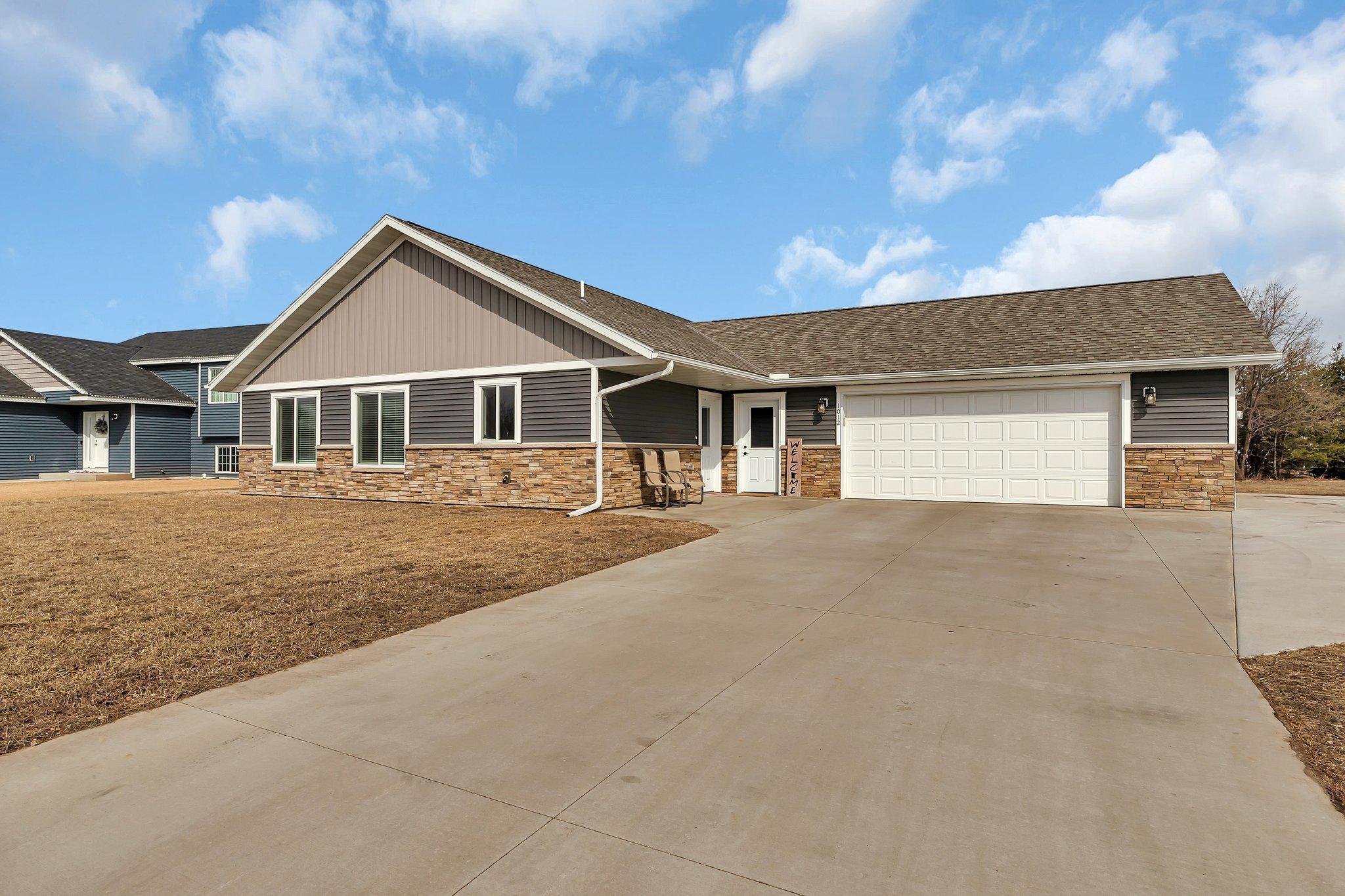 1012 7th Avenue Property Photo 1