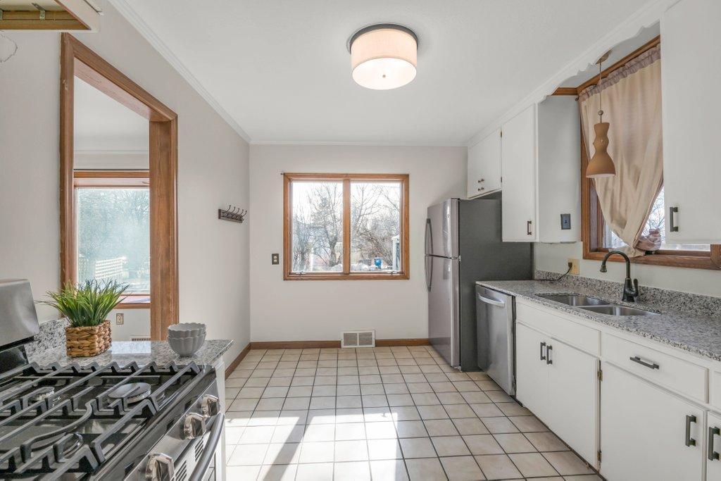 1849 Zephyr Place Property Photo 8