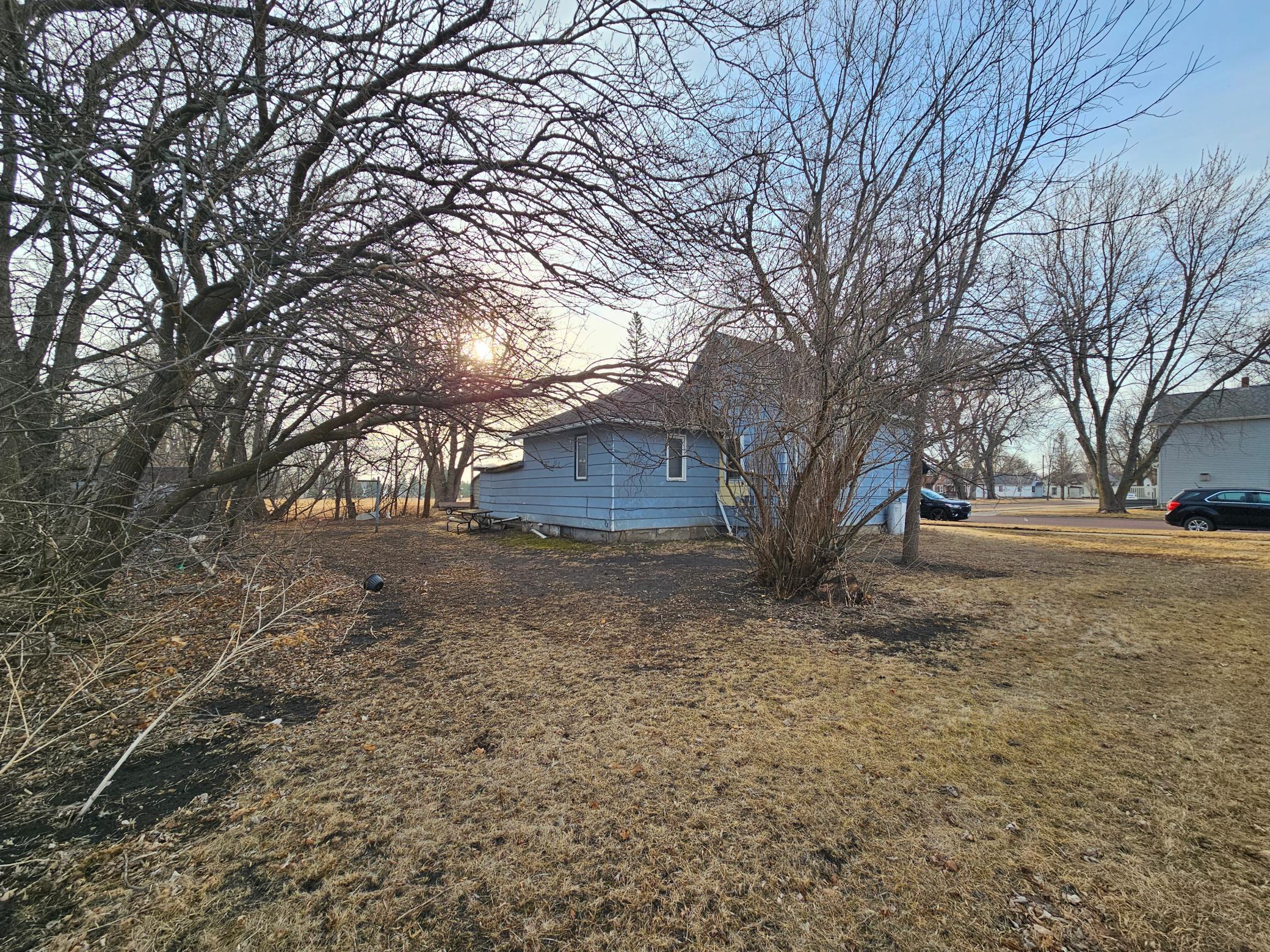 2747 26th Street Property Photo 3