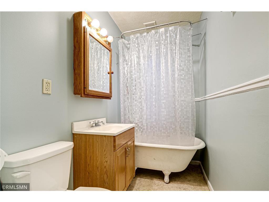 2735 Garfield Avenue Property Photo 6