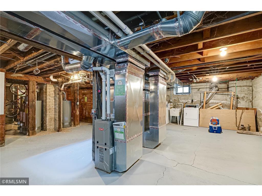 2735 Garfield Avenue Property Photo 11