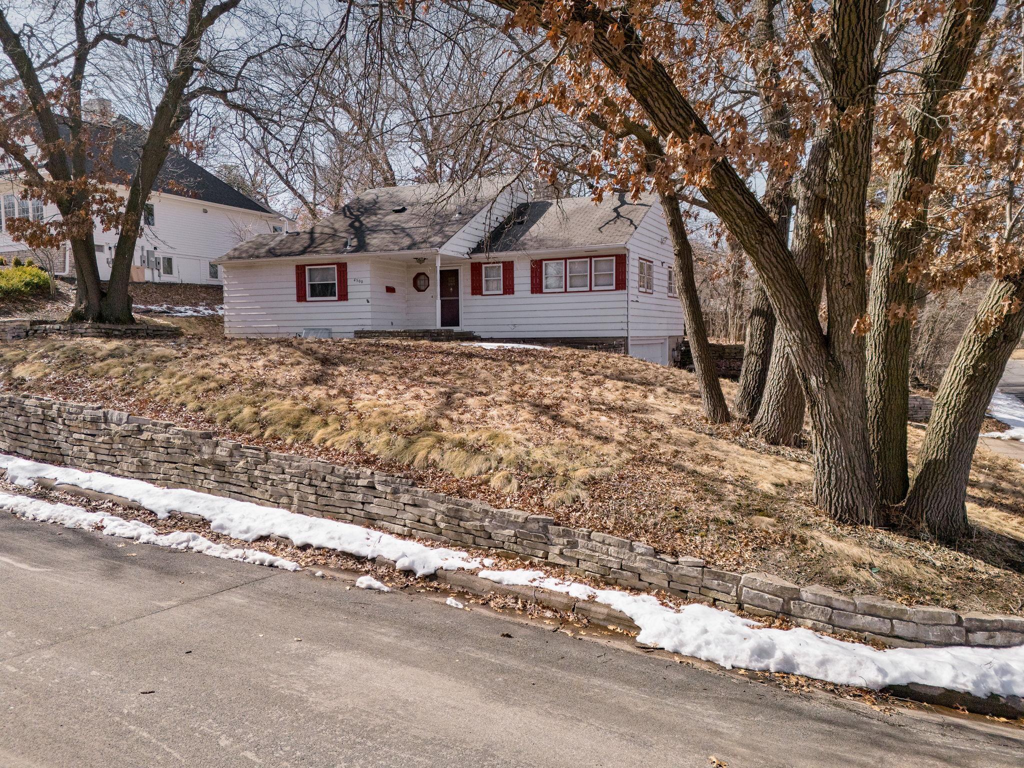 4500 Parkside Lane Property Photo 2
