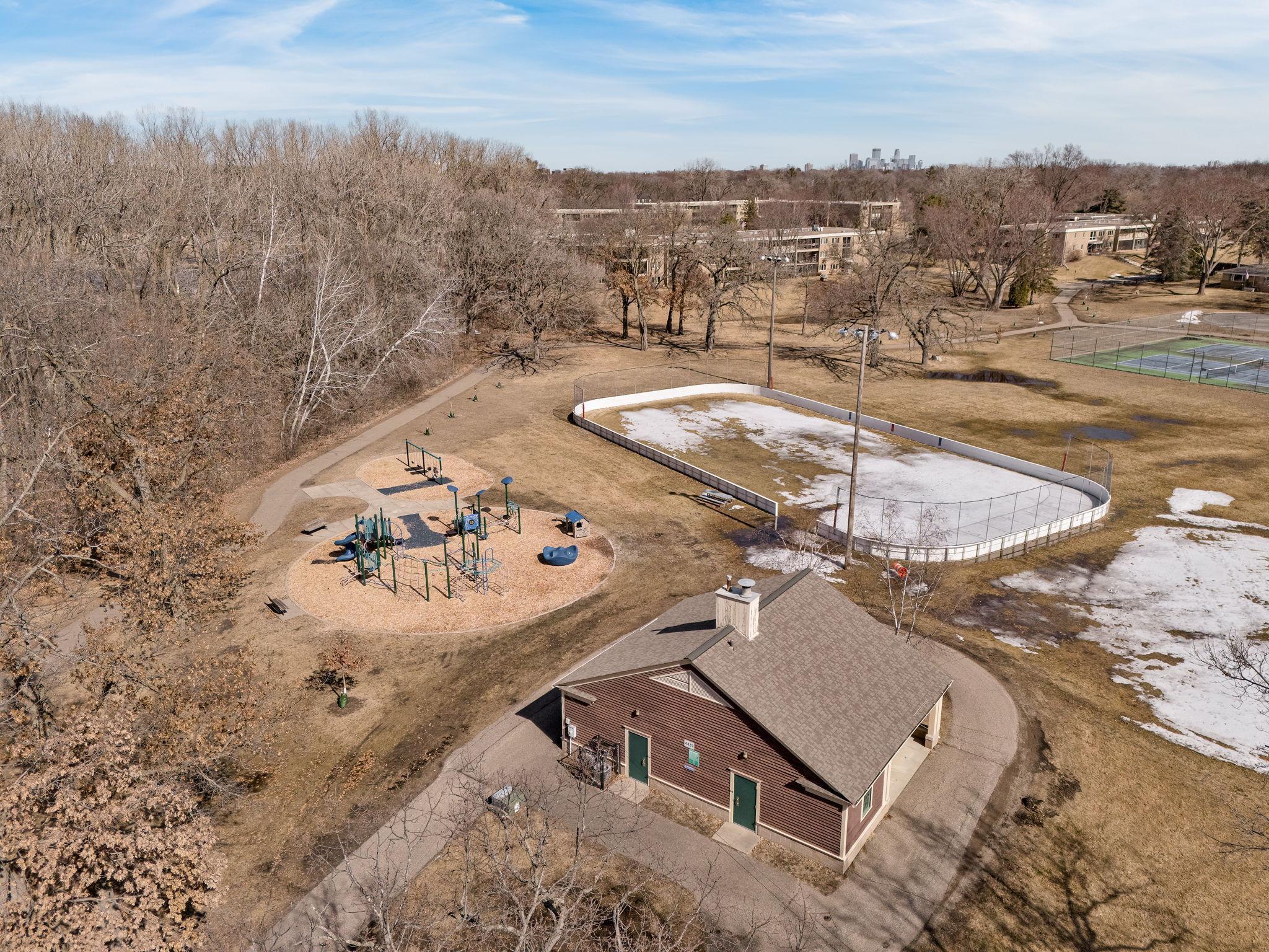4500 Parkside Lane Property Photo 16