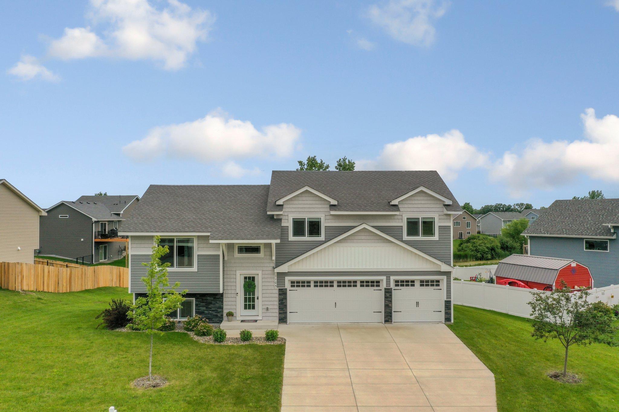 1105 Woodland Drive Property Photo 1