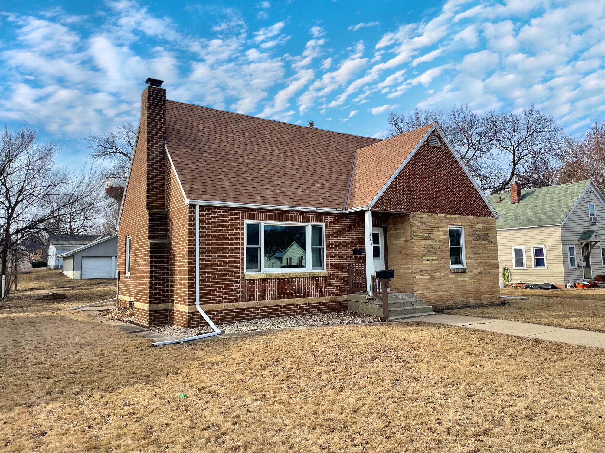 421 W Van Dusen Street Property Photo
