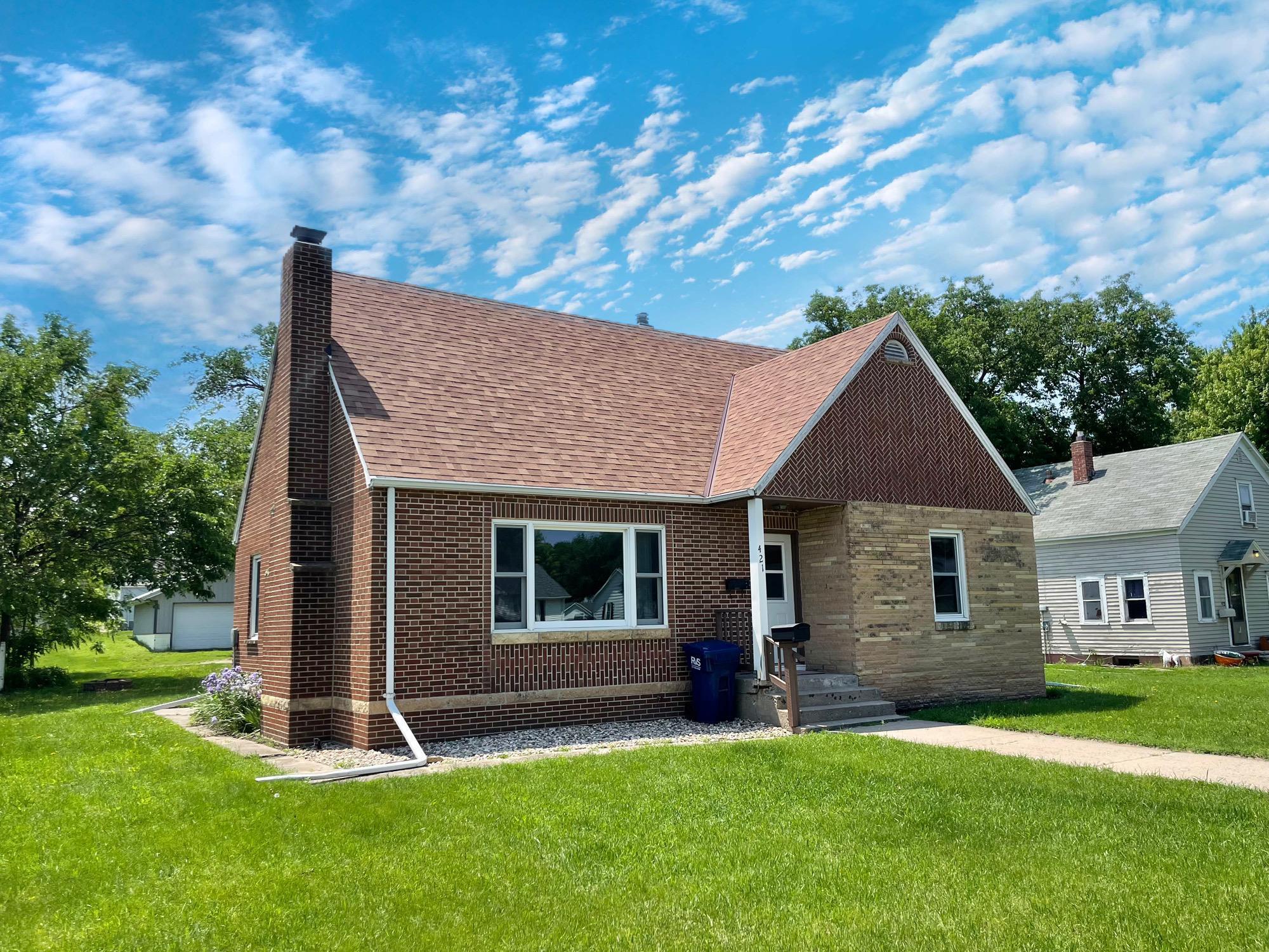 421 W Van Dusen Street Property Photo 1