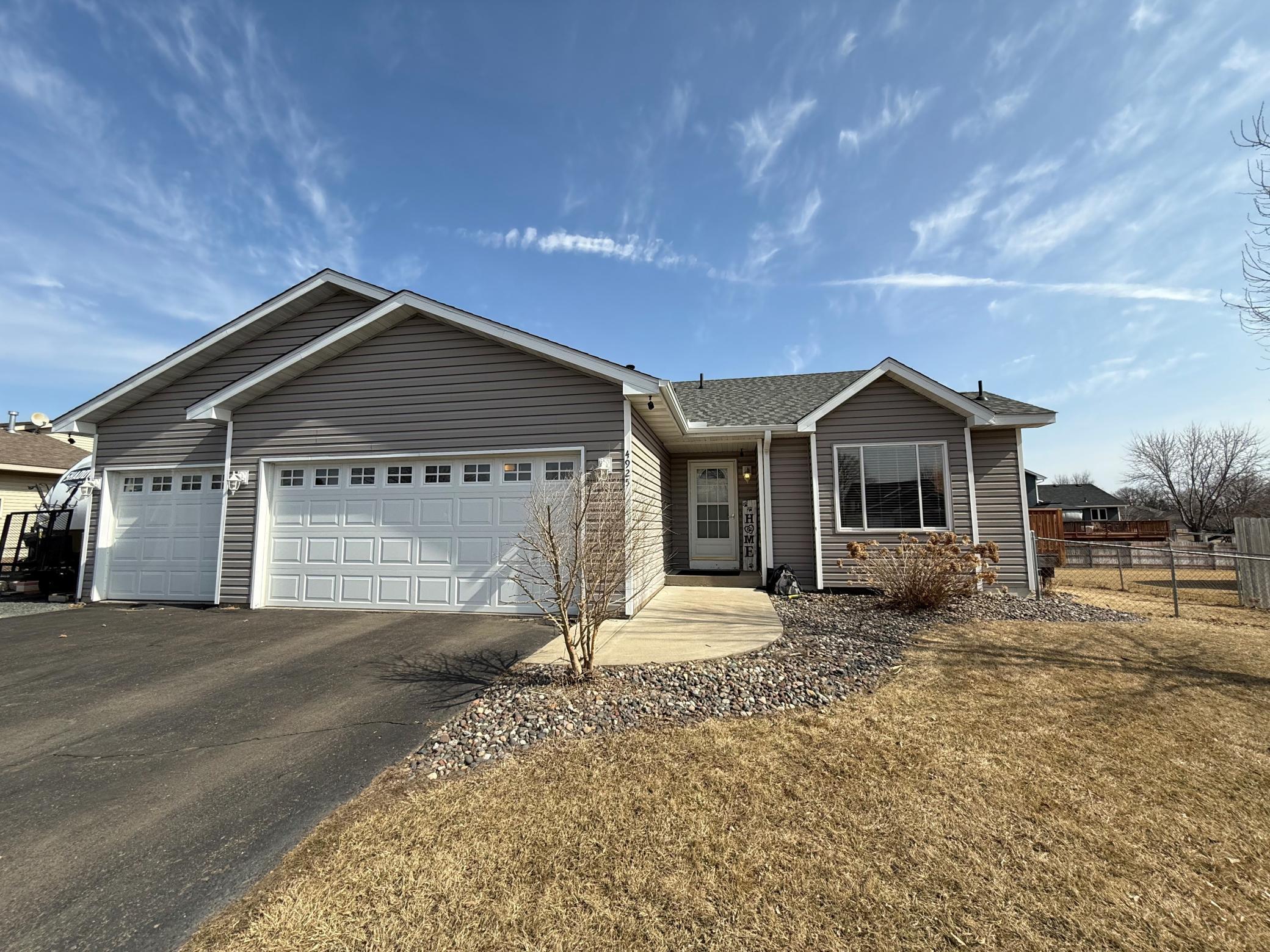 4925 Drake Circle Property Photo 1