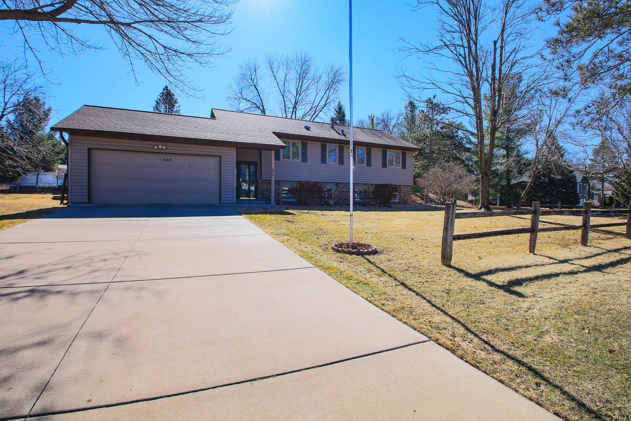 639 Nightingale Boulevard Property Photo 1