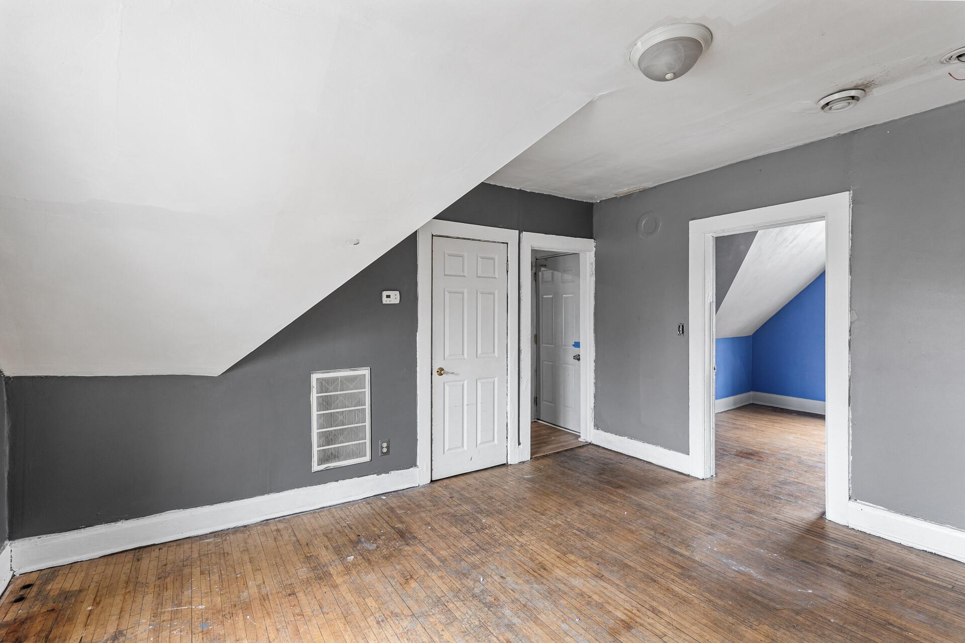 733 Earl Street Property Photo 4