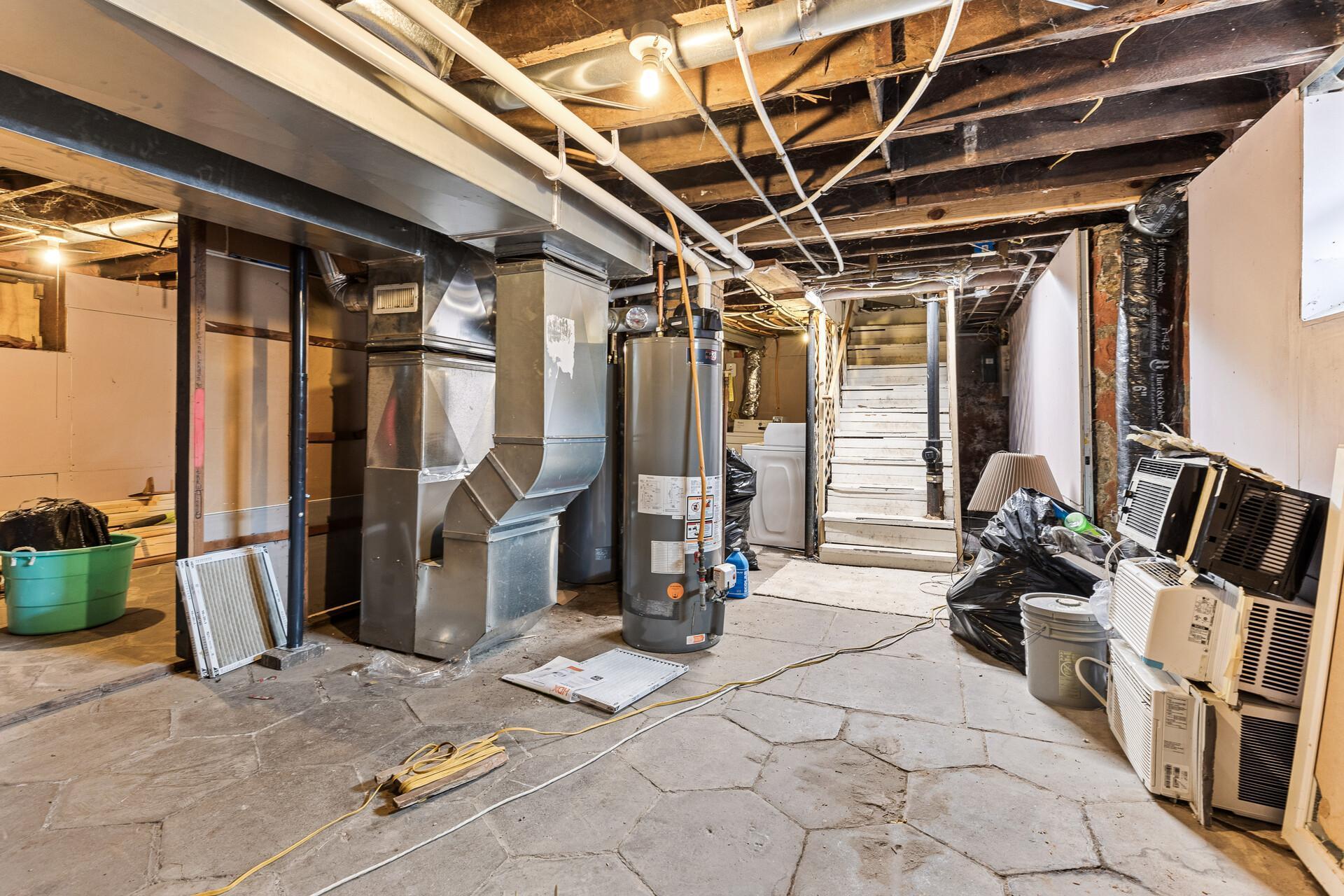 733 Earl Street Property Photo 13