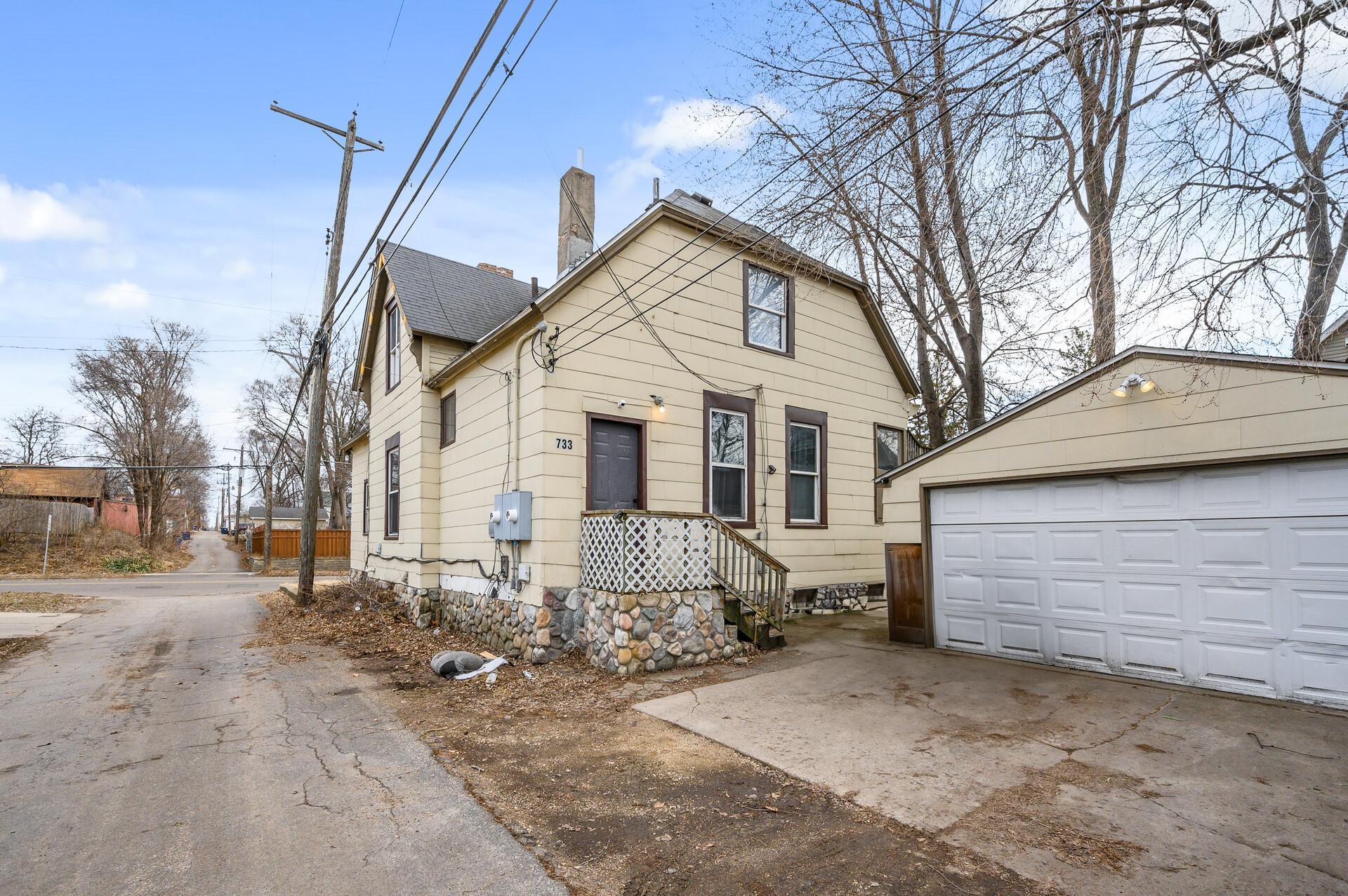 733 Earl Street Property Photo 41