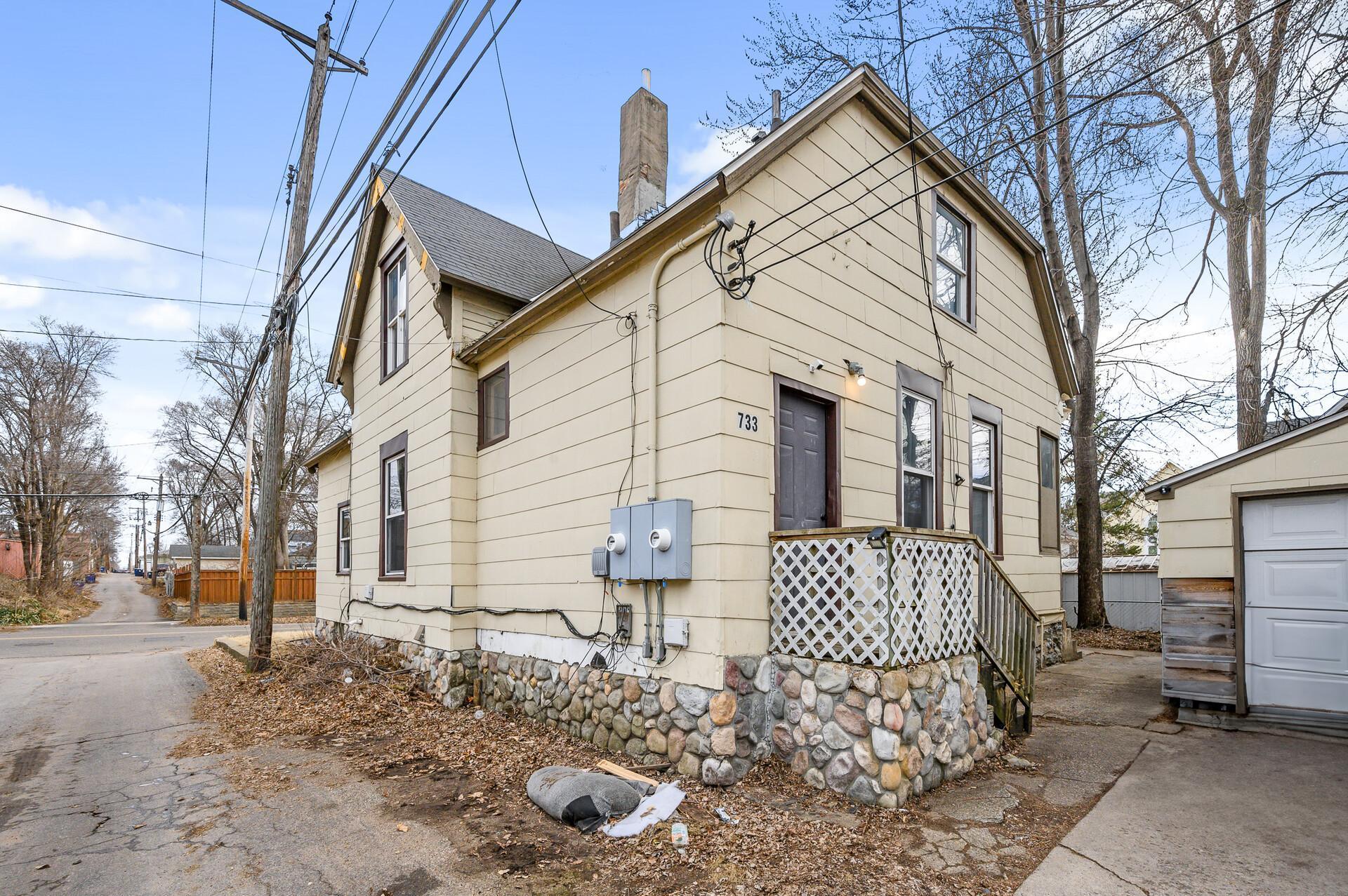 733 Earl Street Property Photo 42