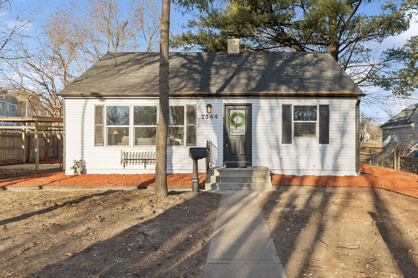 7544 Harriet Avenue Property Photo 2