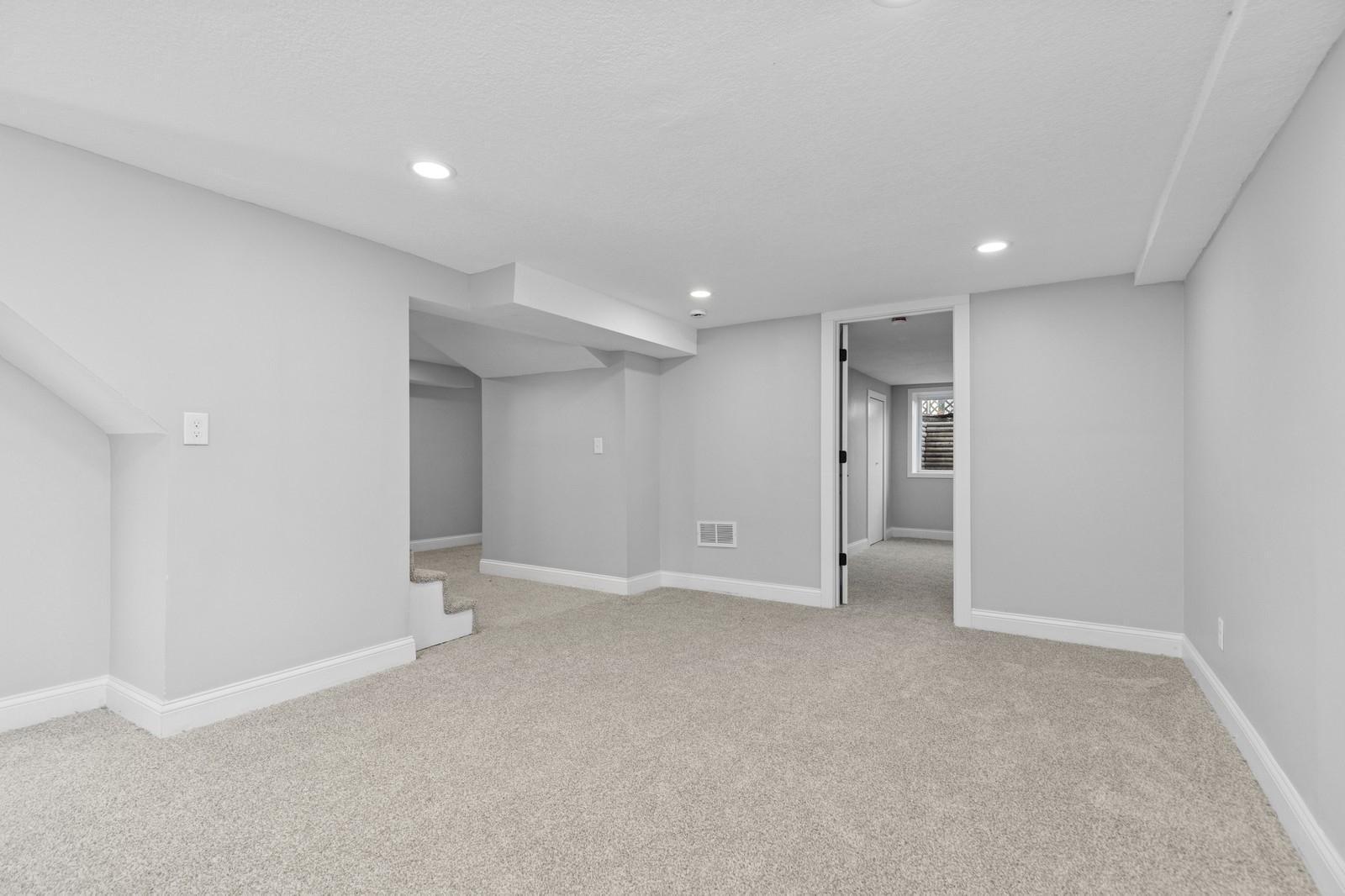 7544 Harriet Avenue Property Photo 32