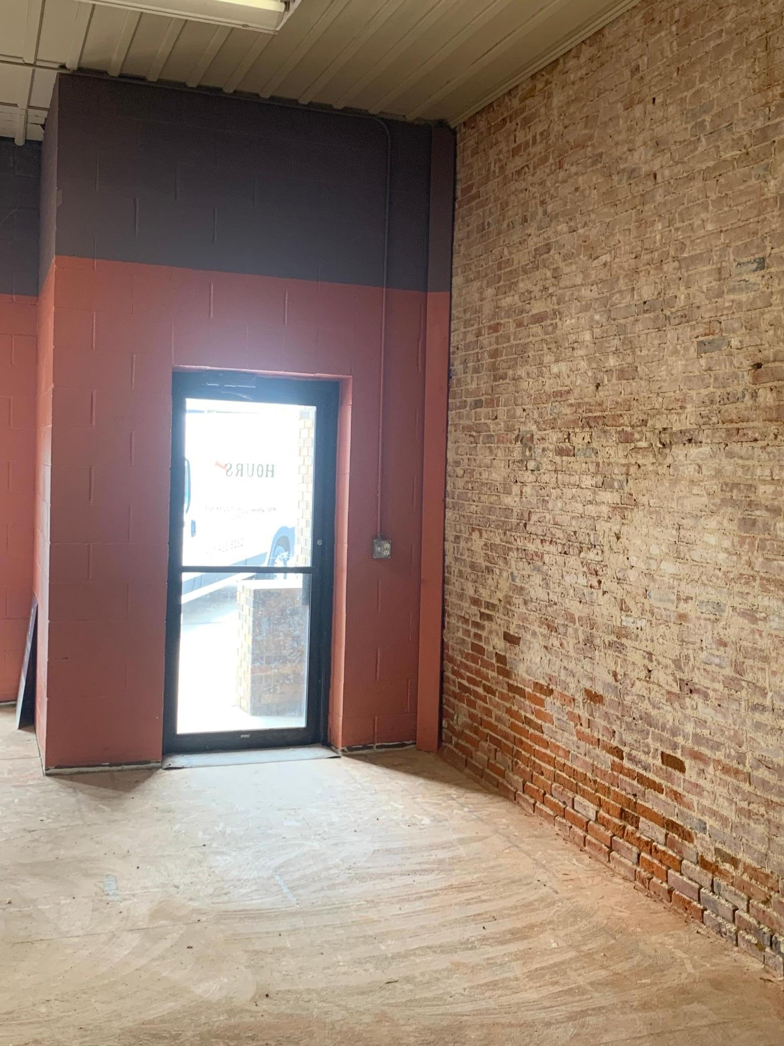 129 S Broadway Street Property Photo 3