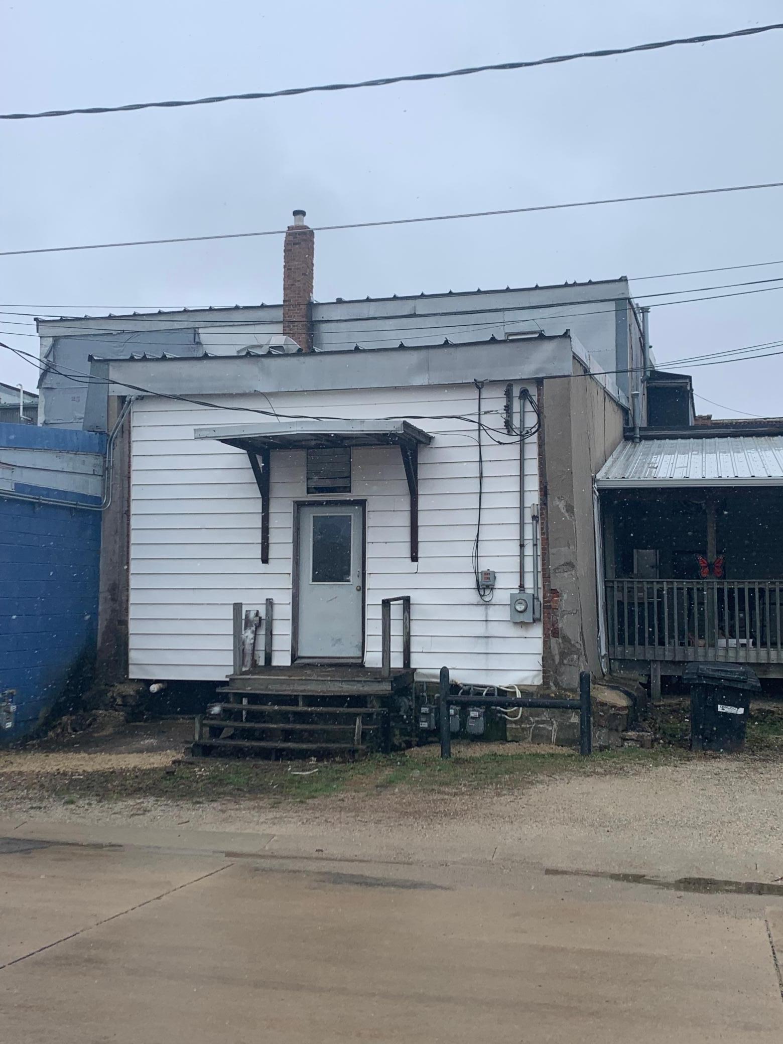 129 S Broadway Street Property Photo 8