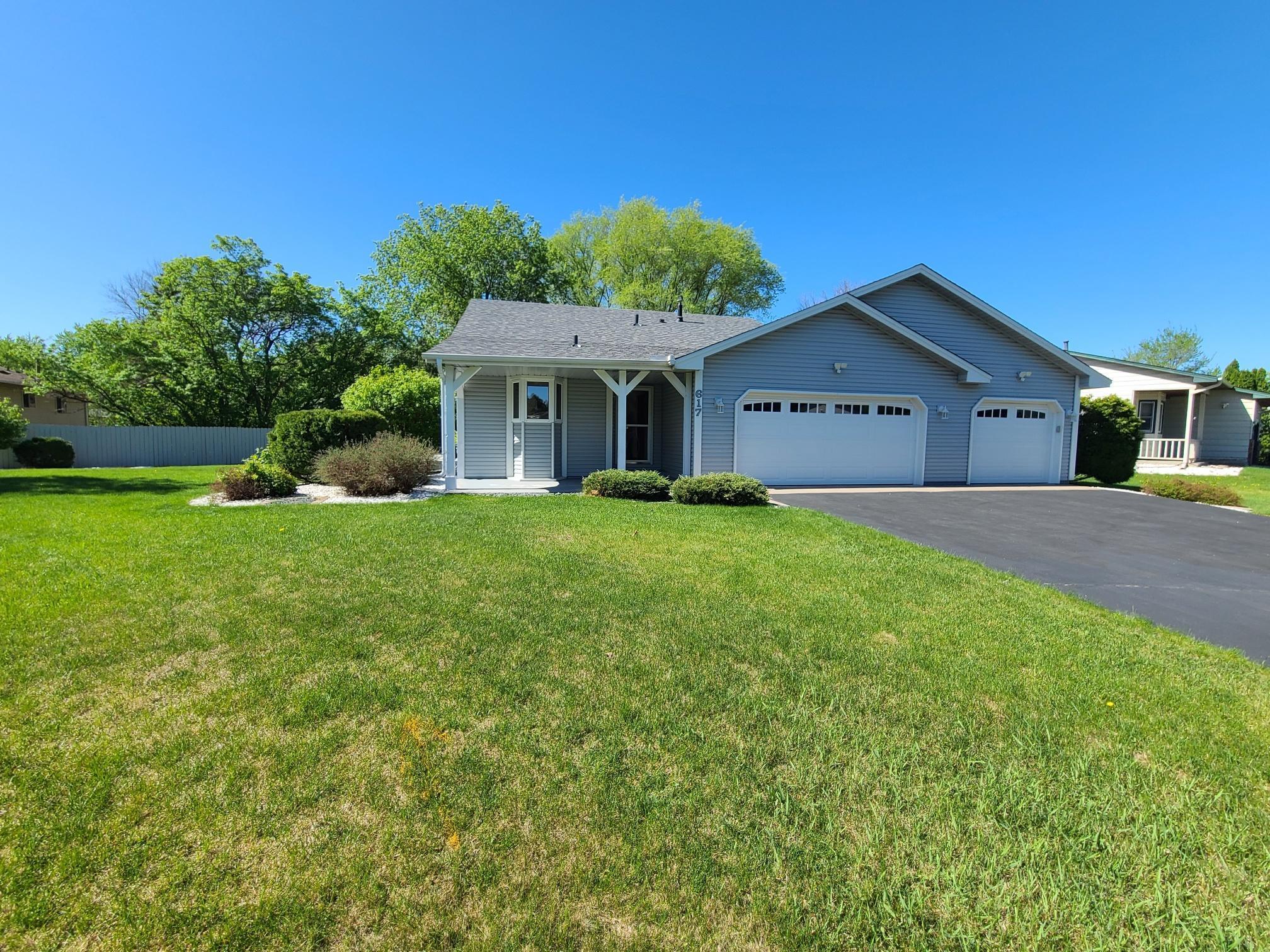 617 Meadowwood Drive Property Photo 2