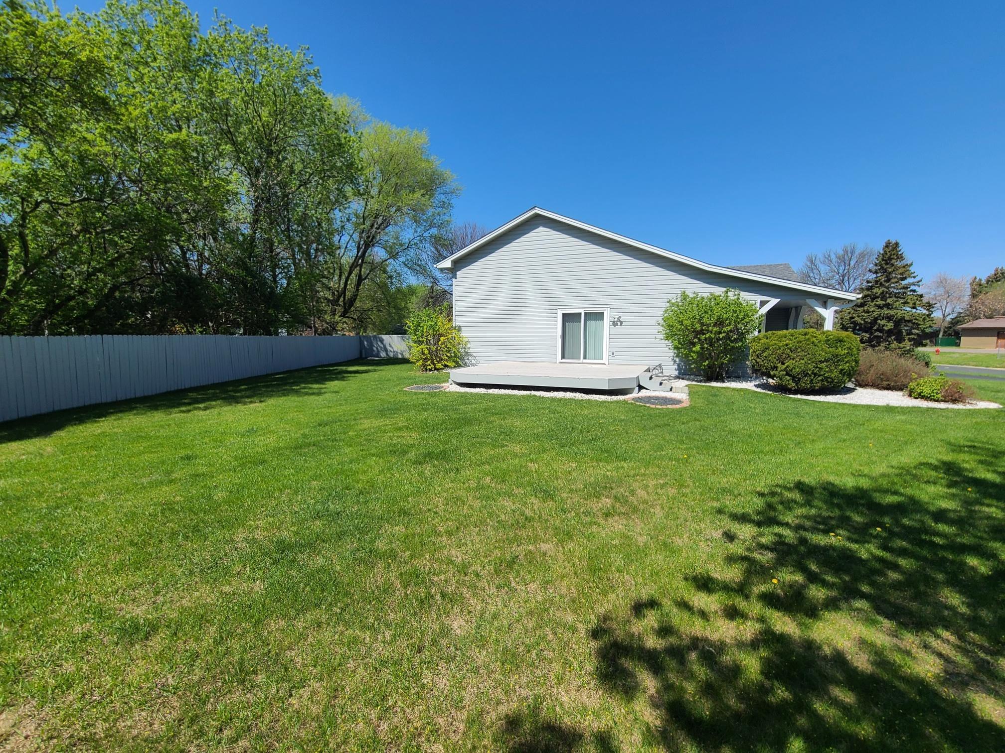 617 Meadowwood Drive Property Photo 4