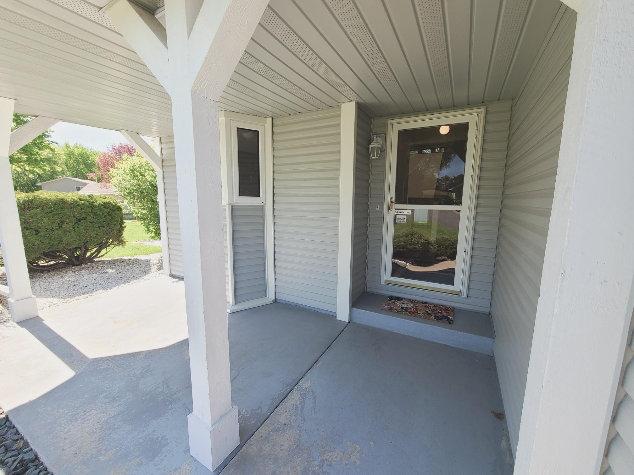 617 Meadowwood Drive Property Photo 5