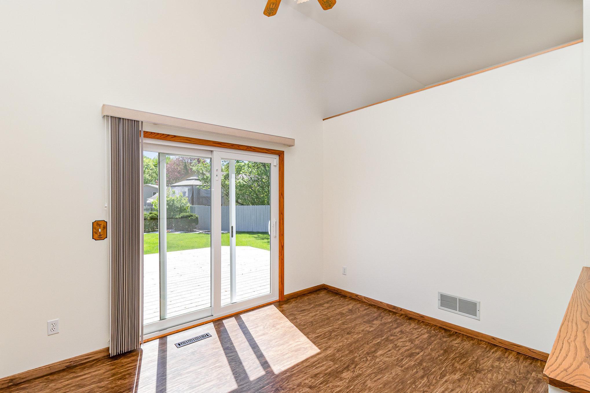 617 Meadowwood Drive Property Photo 12