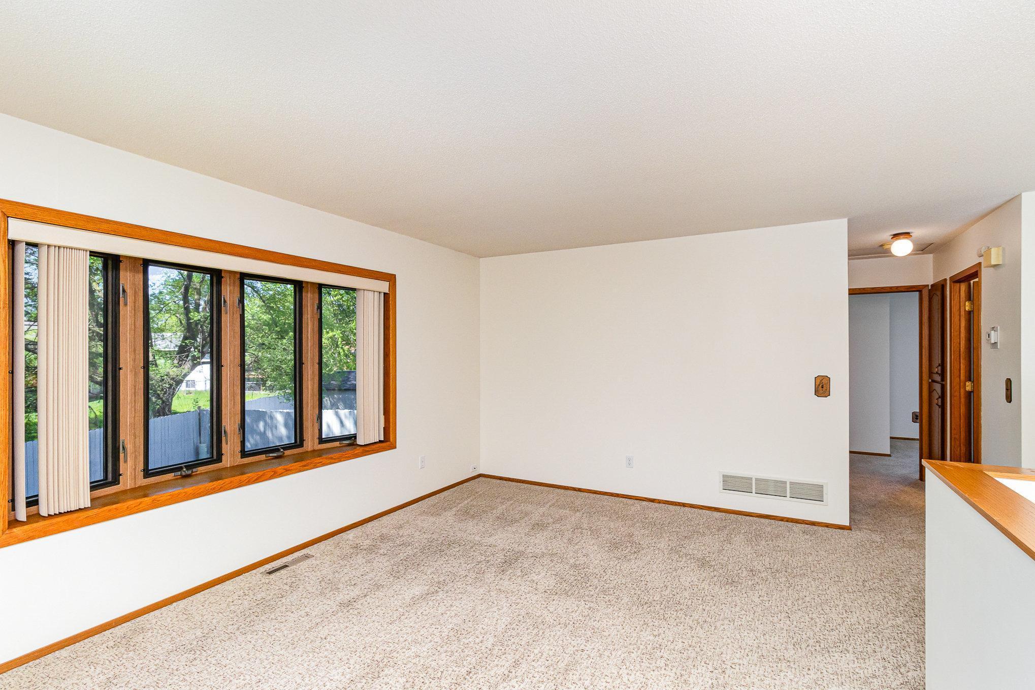 617 Meadowwood Drive Property Photo 13