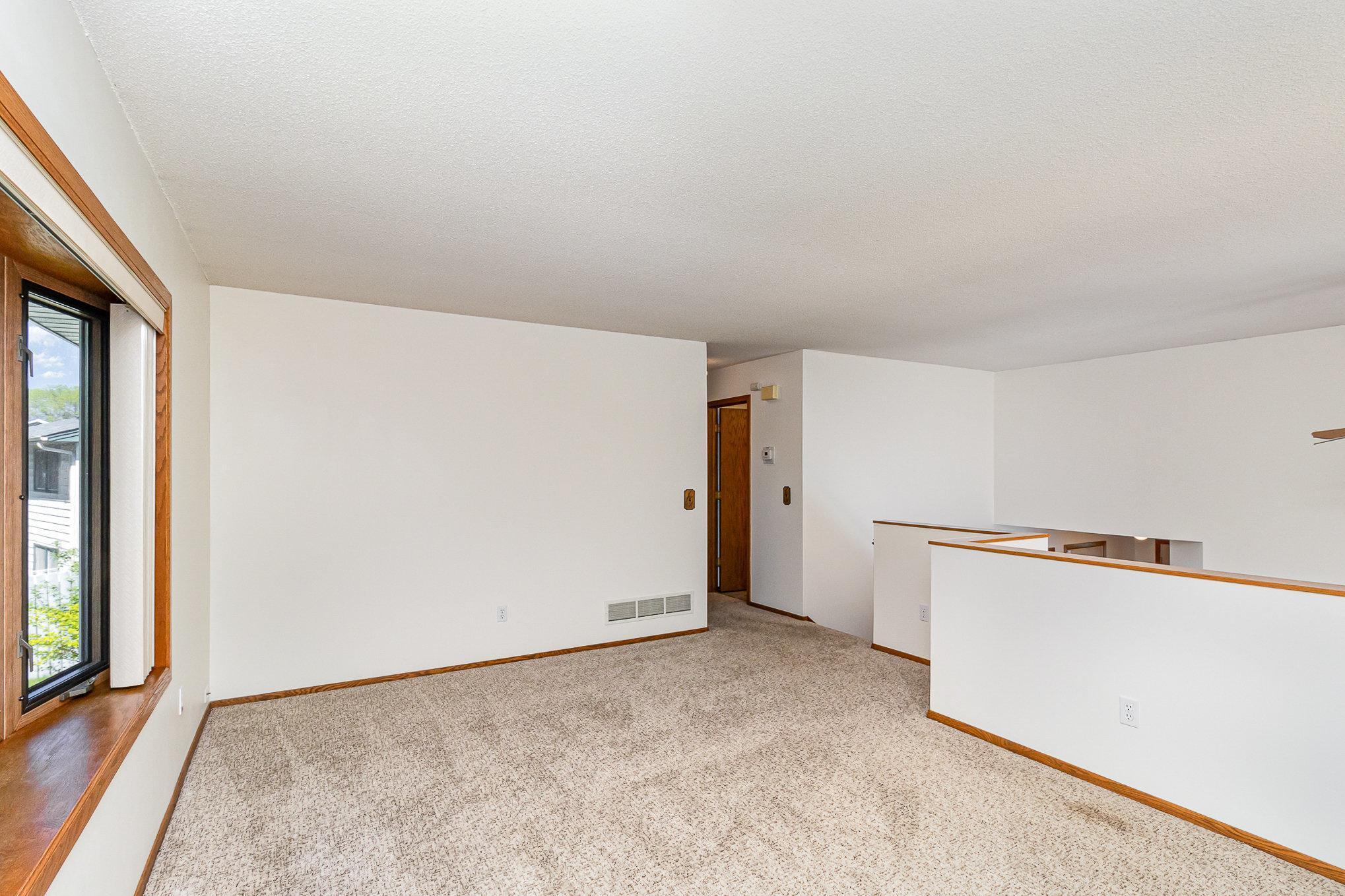 617 Meadowwood Drive Property Photo 14