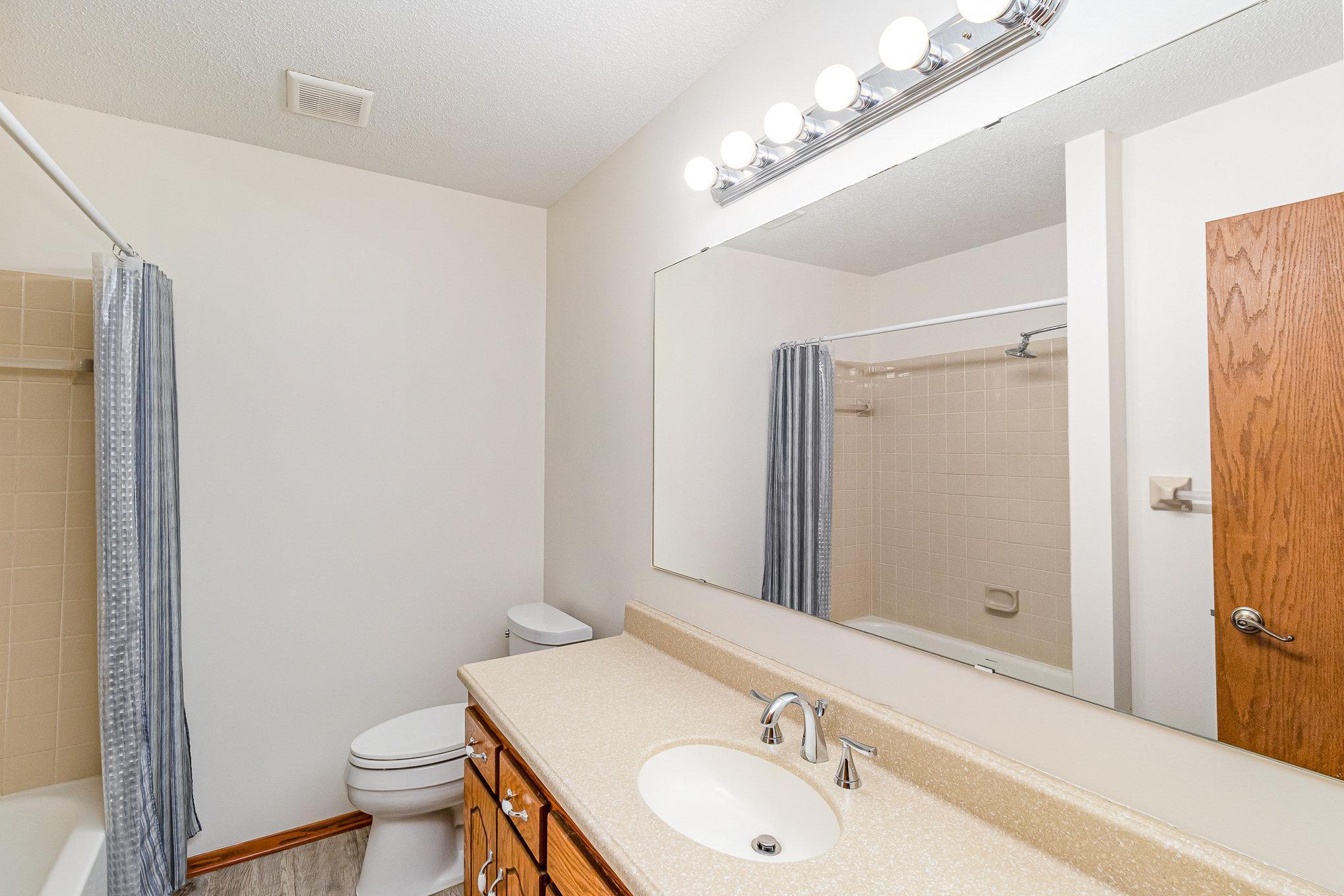 617 Meadowwood Drive Property Photo 18