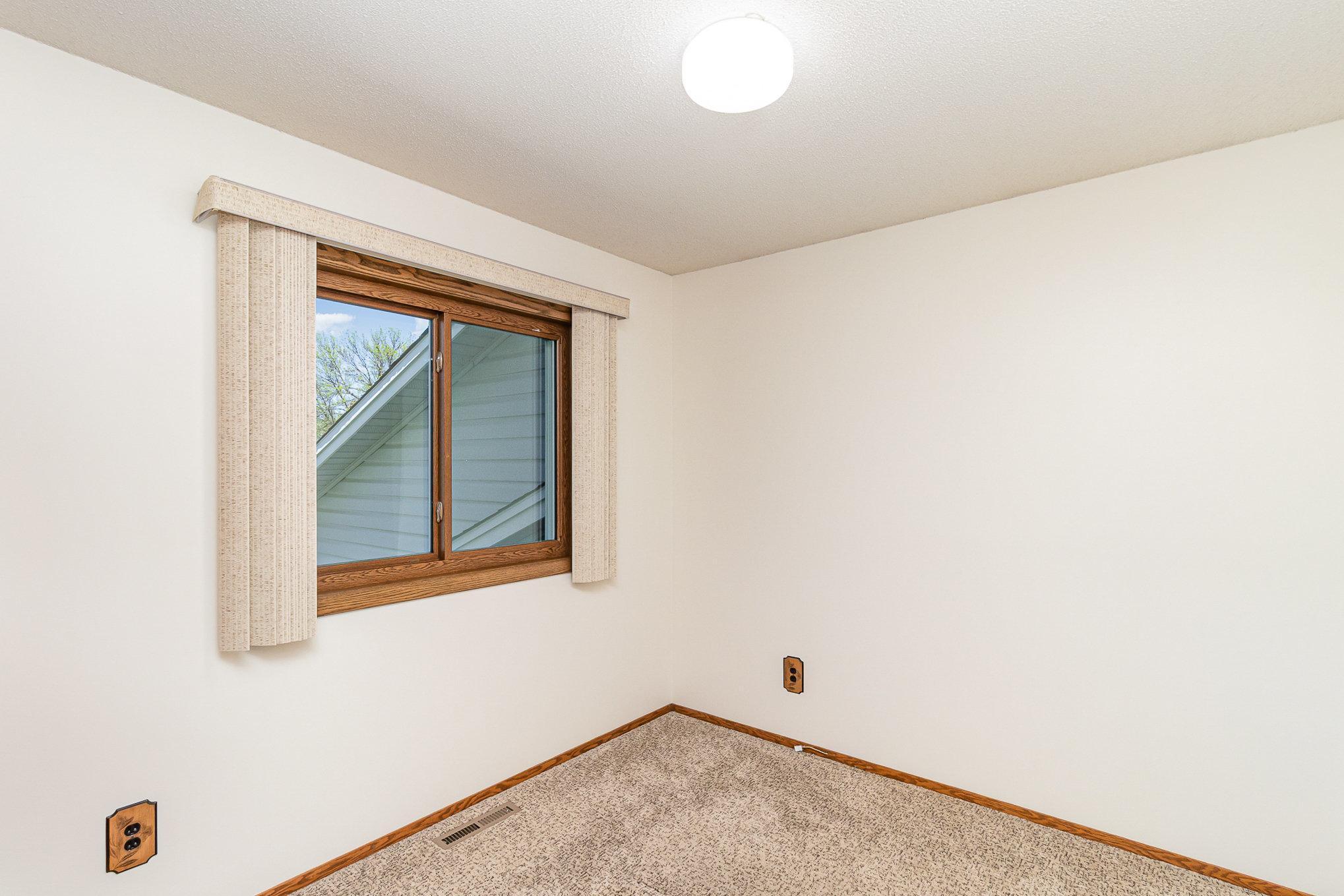 617 Meadowwood Drive Property Photo 19