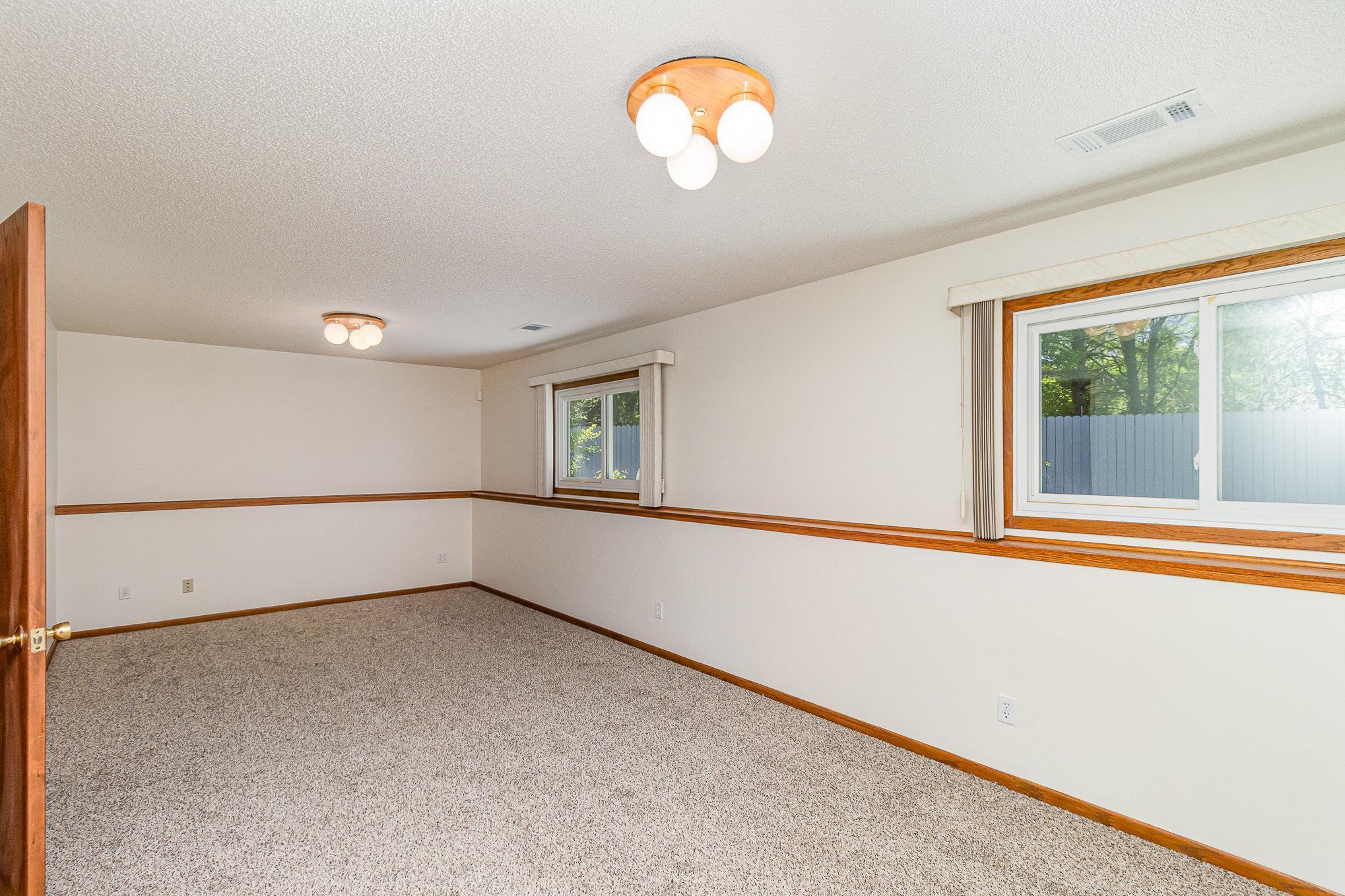617 Meadowwood Drive Property Photo 23