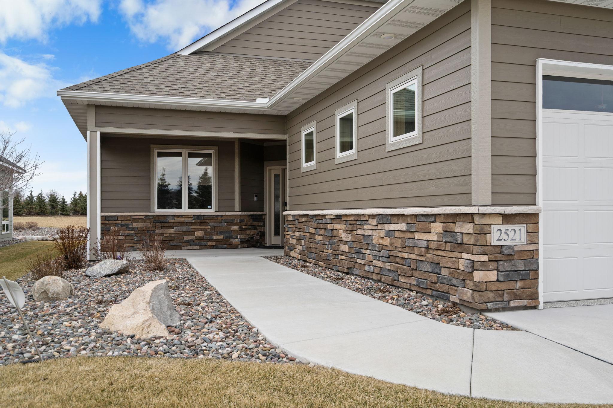 2521 110th Court Property Photo 2