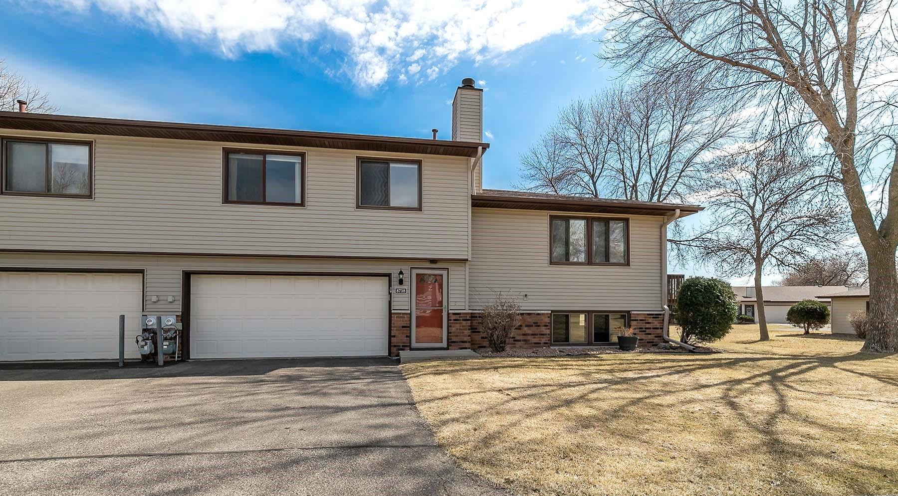 8718 N Maplebrook Circle Property Photo 1