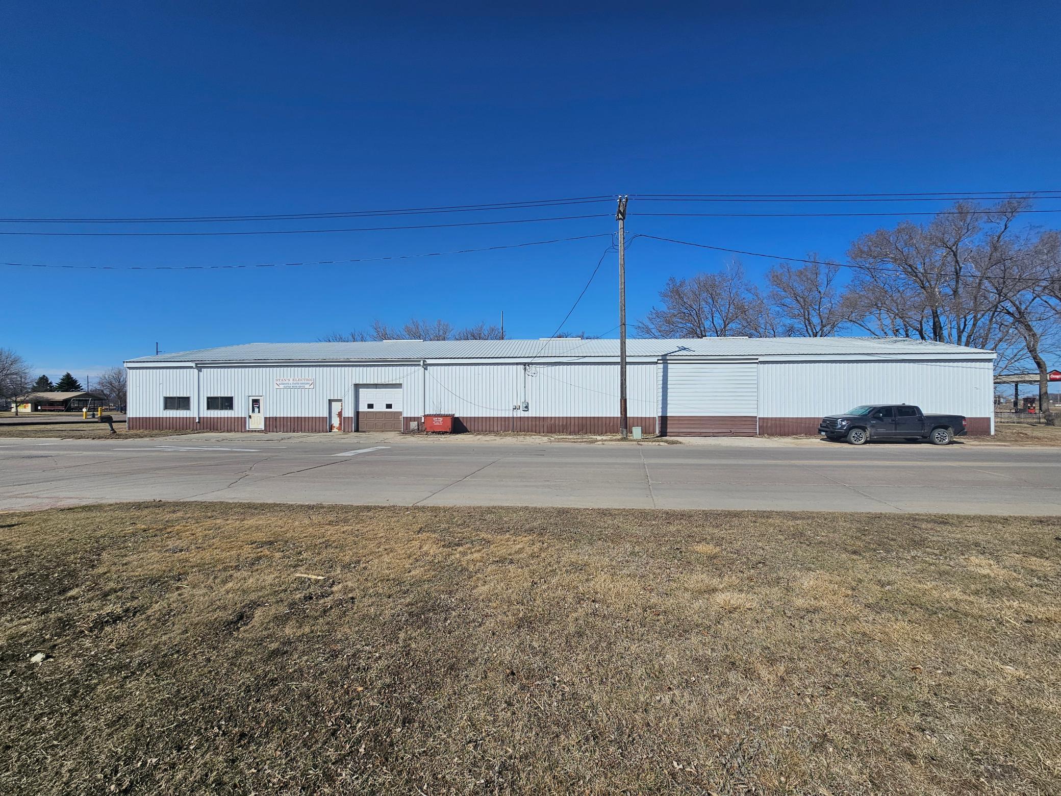 701 2nd Street Property Photo 1