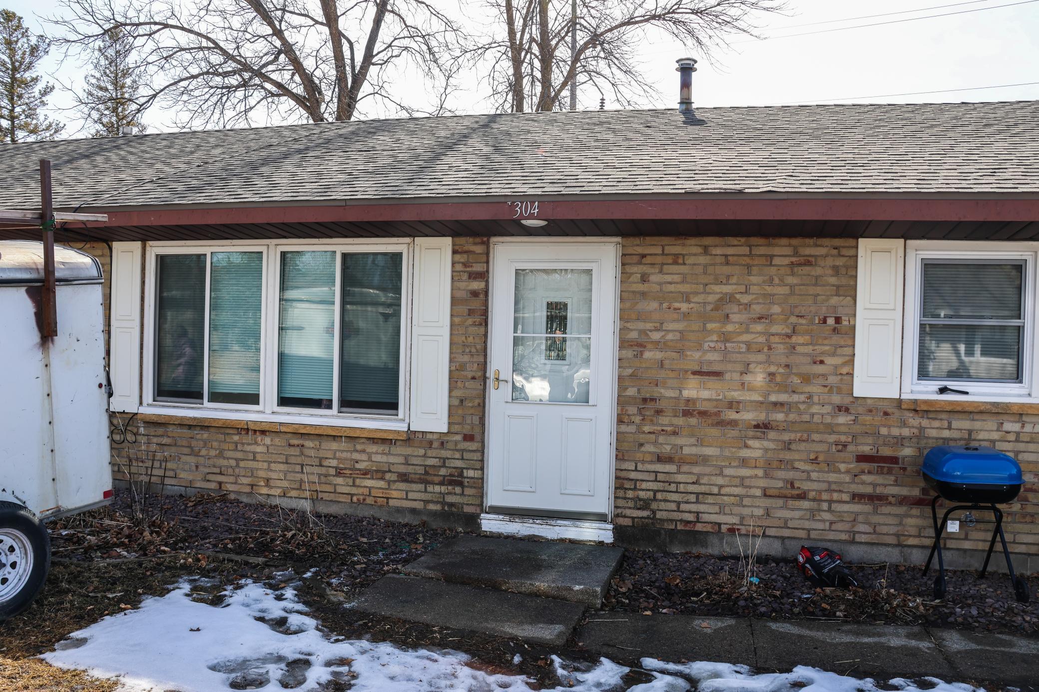 302 E Elmwood Street Property Photo 2